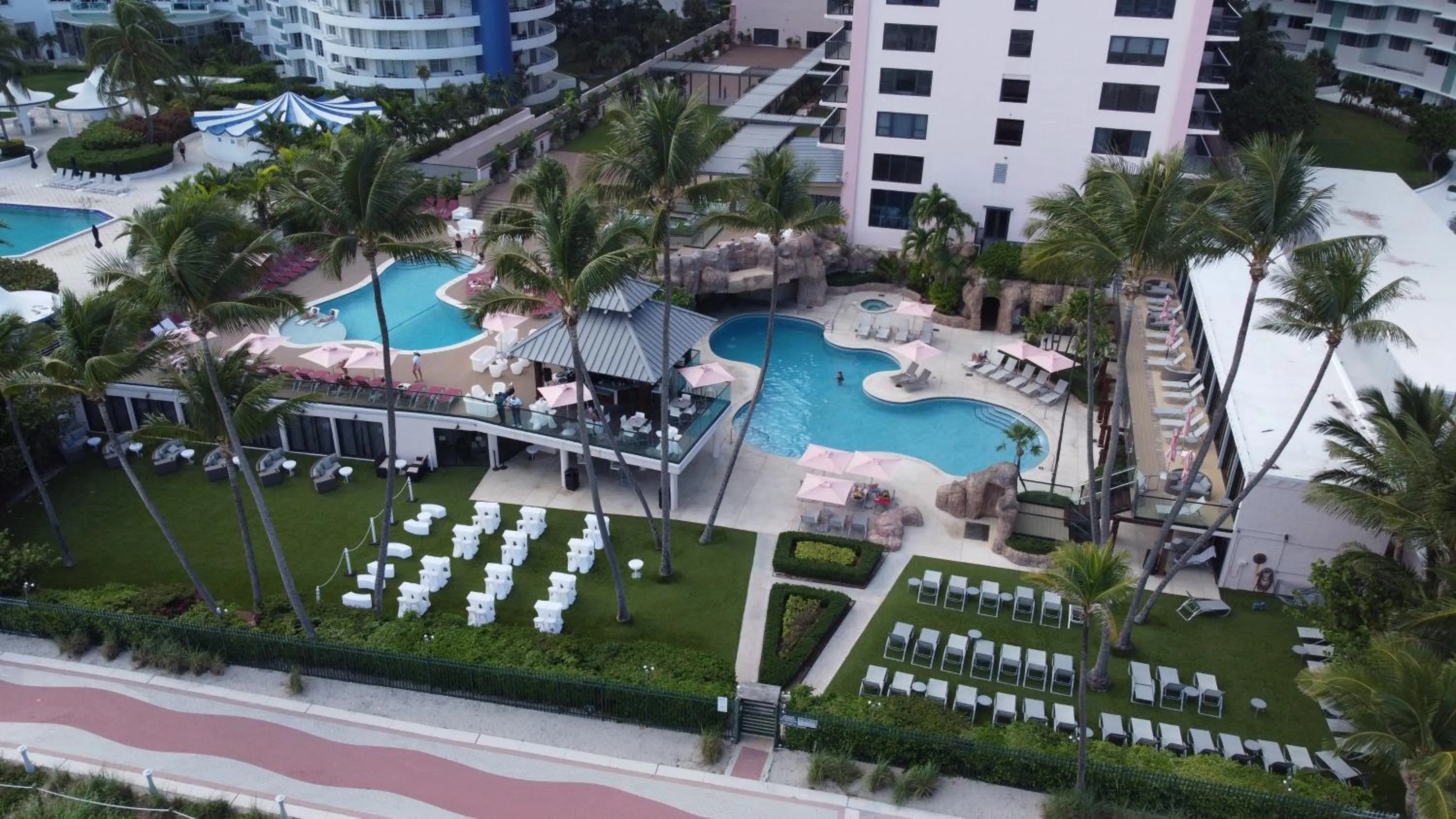 Property building in Deluxe Apartments by South Florida Vacations