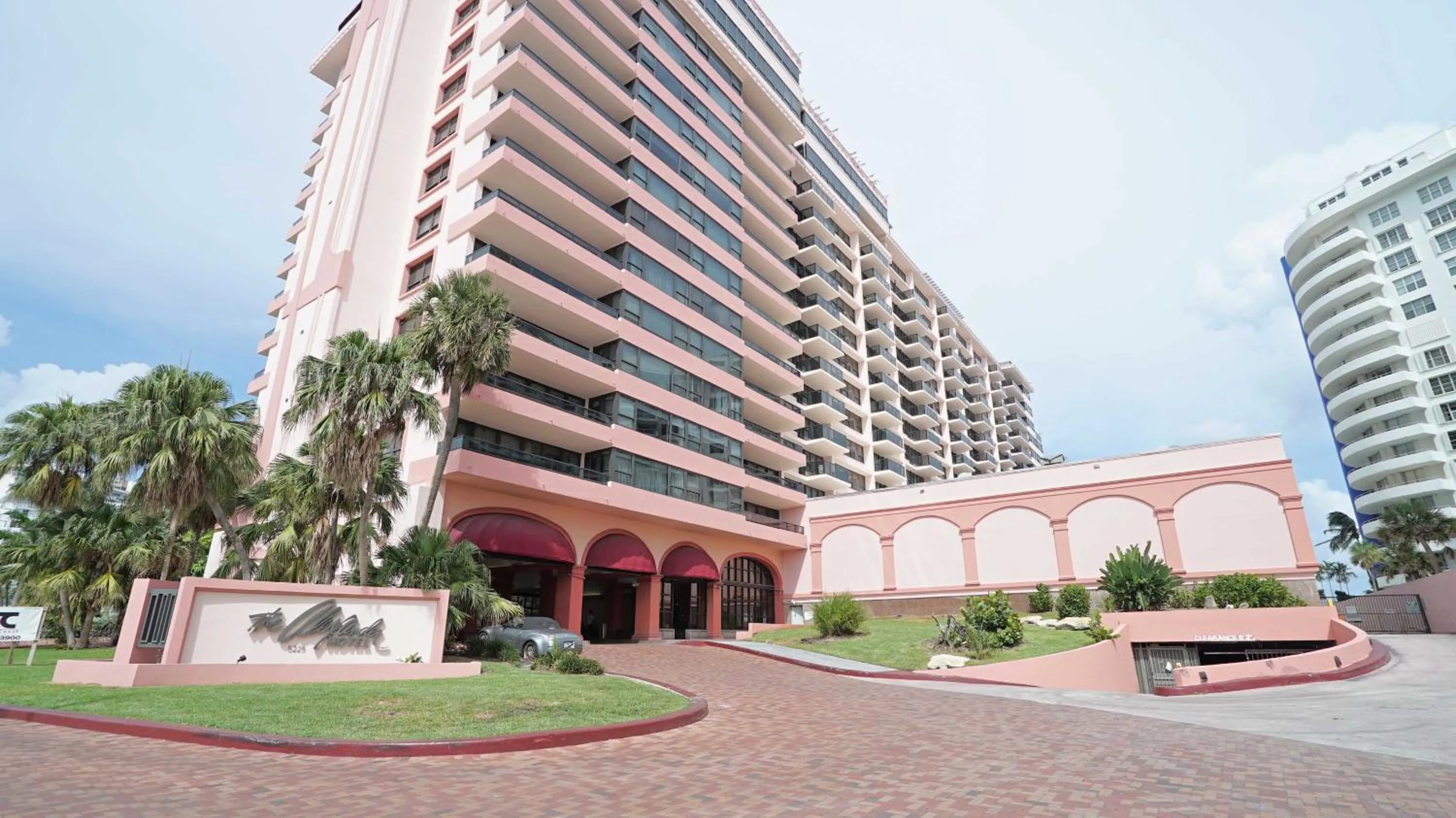 Property building in Deluxe Apartments by South Florida Vacations