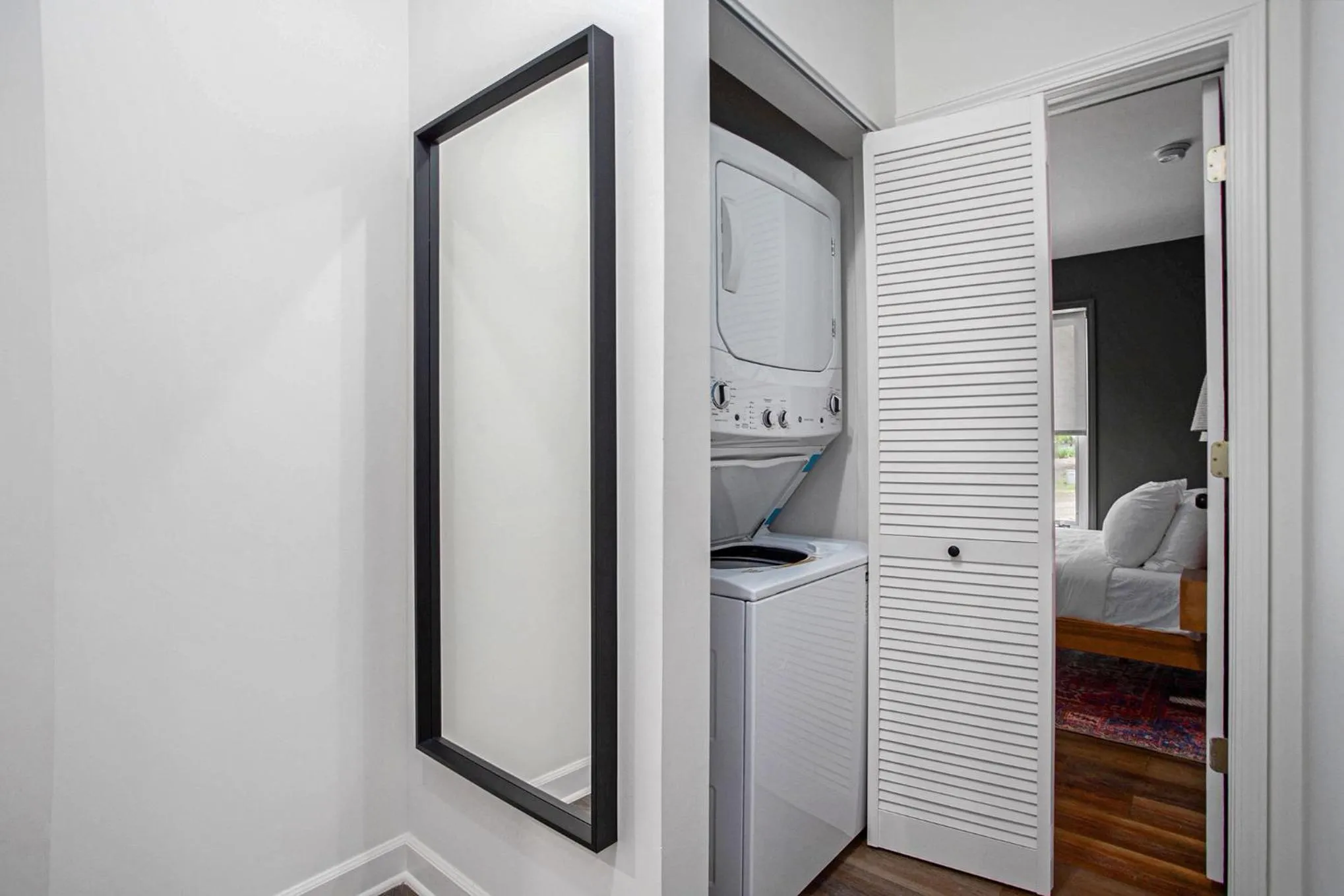 laundry, Bed in The Neighborhood Hotel Grand Beach