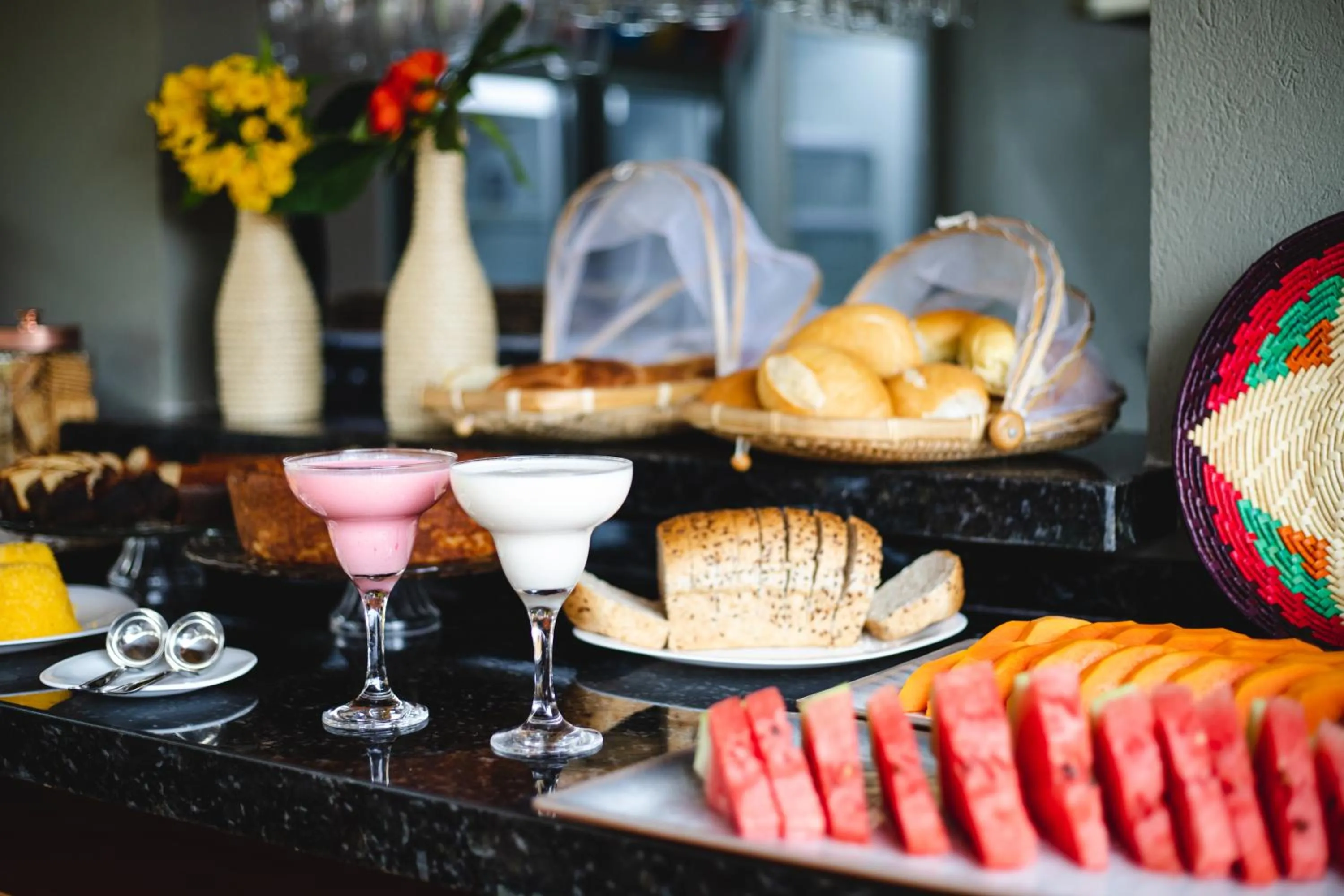 Breakfast in UNKUÉ POUSADA FLATS