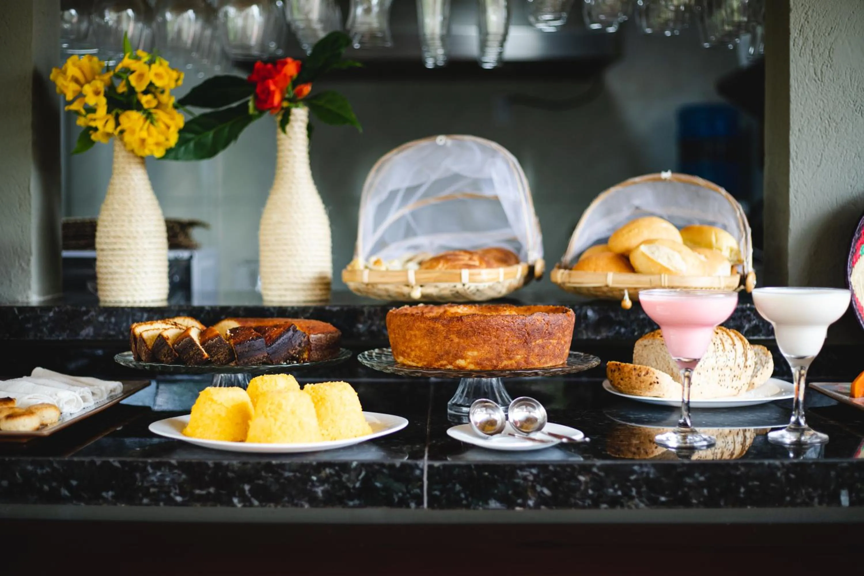 Breakfast in UNKUÉ POUSADA FLATS