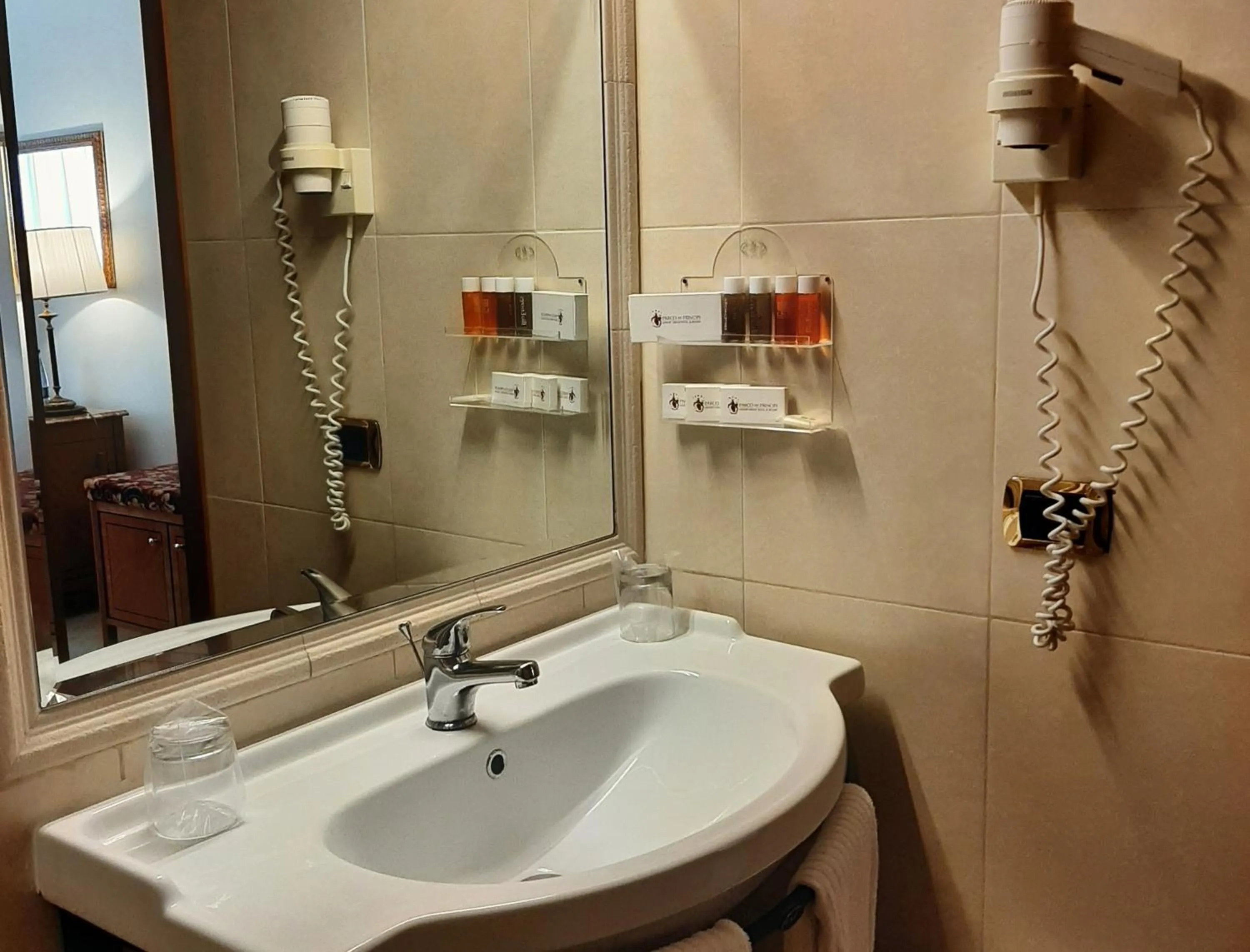 Bathroom in Parco dei Principi Hotel - Wedding & Events