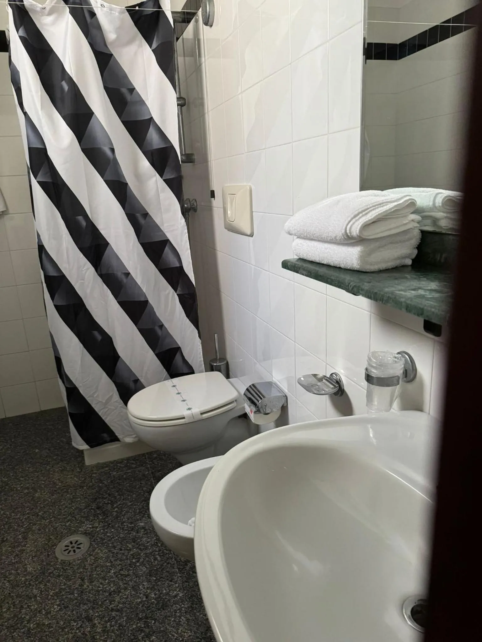 Shower in Hotel Arcobaleno