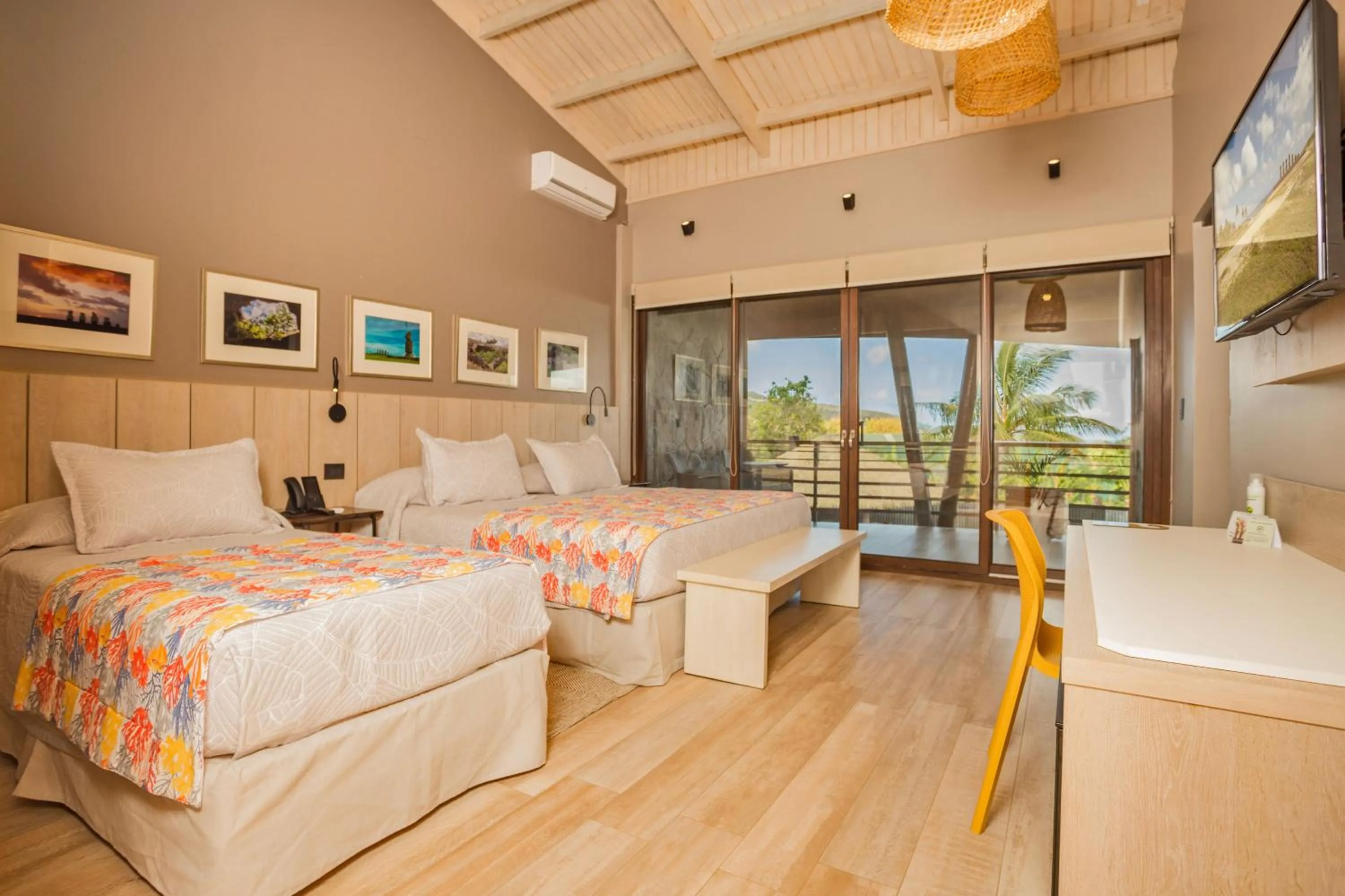 Photo of the whole room, Bed in Hotel Ohana Rapa Nui