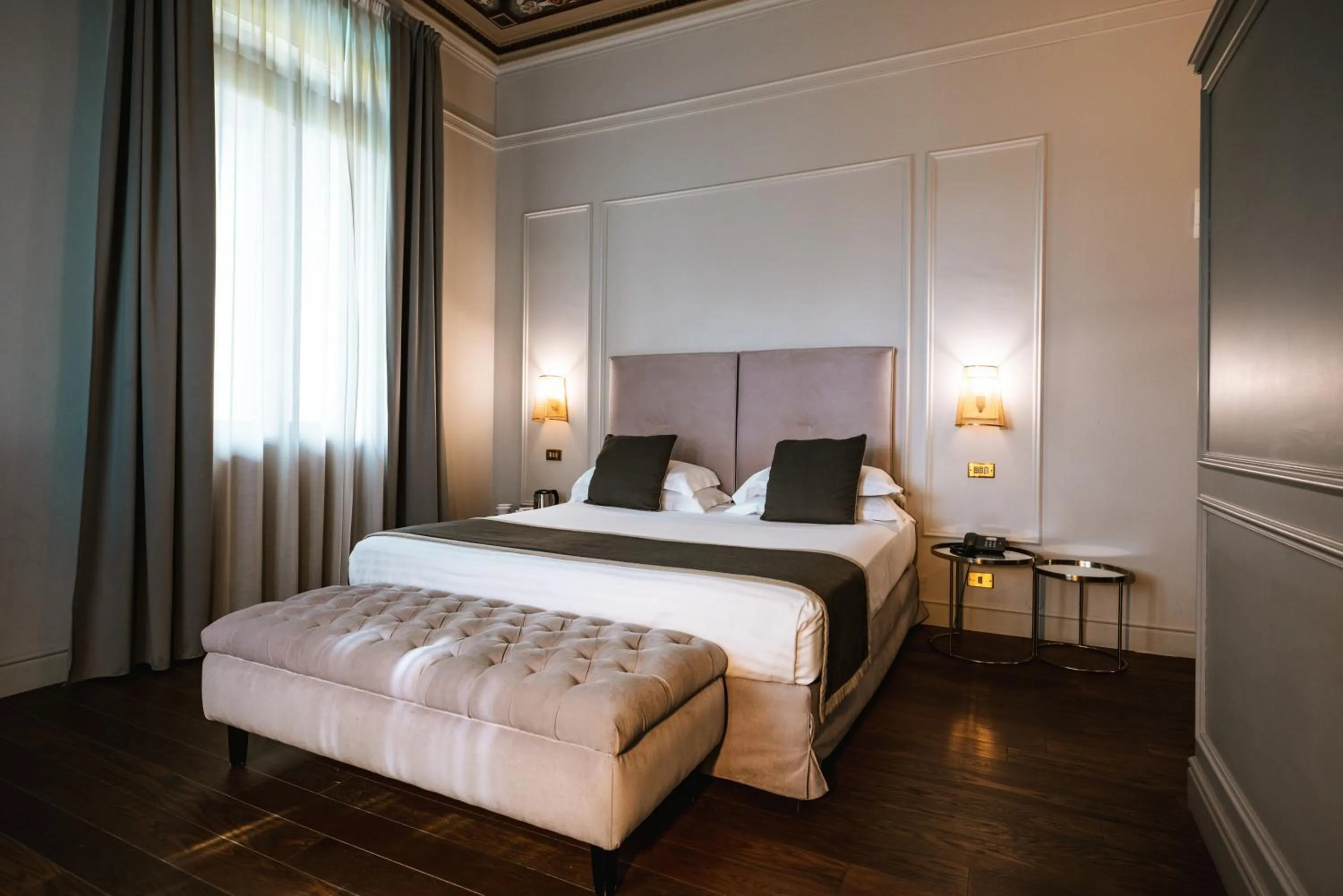 Bed in Hotel De La Ville