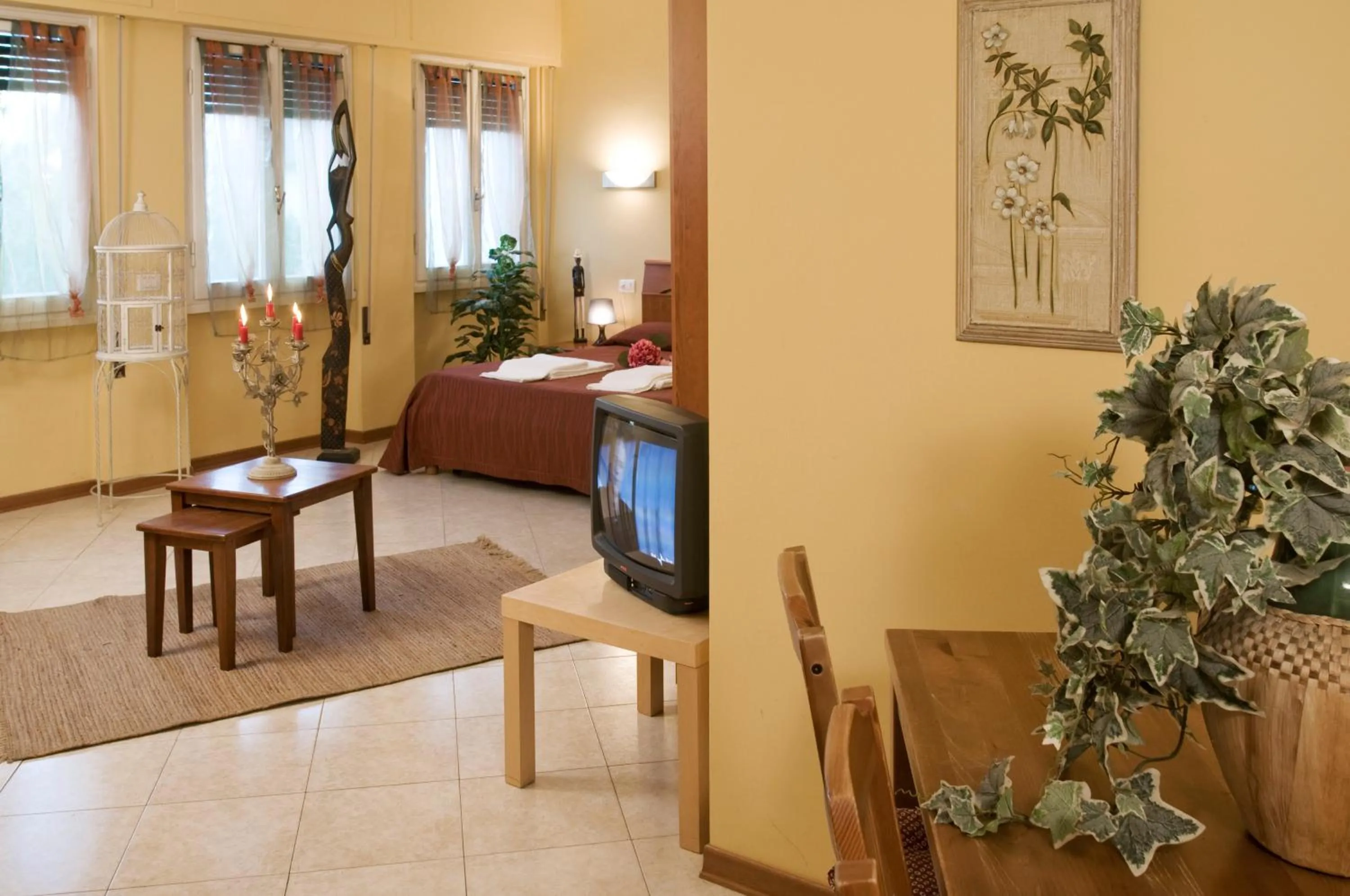 Breakfast, Bed in Argentiere Room Apartments