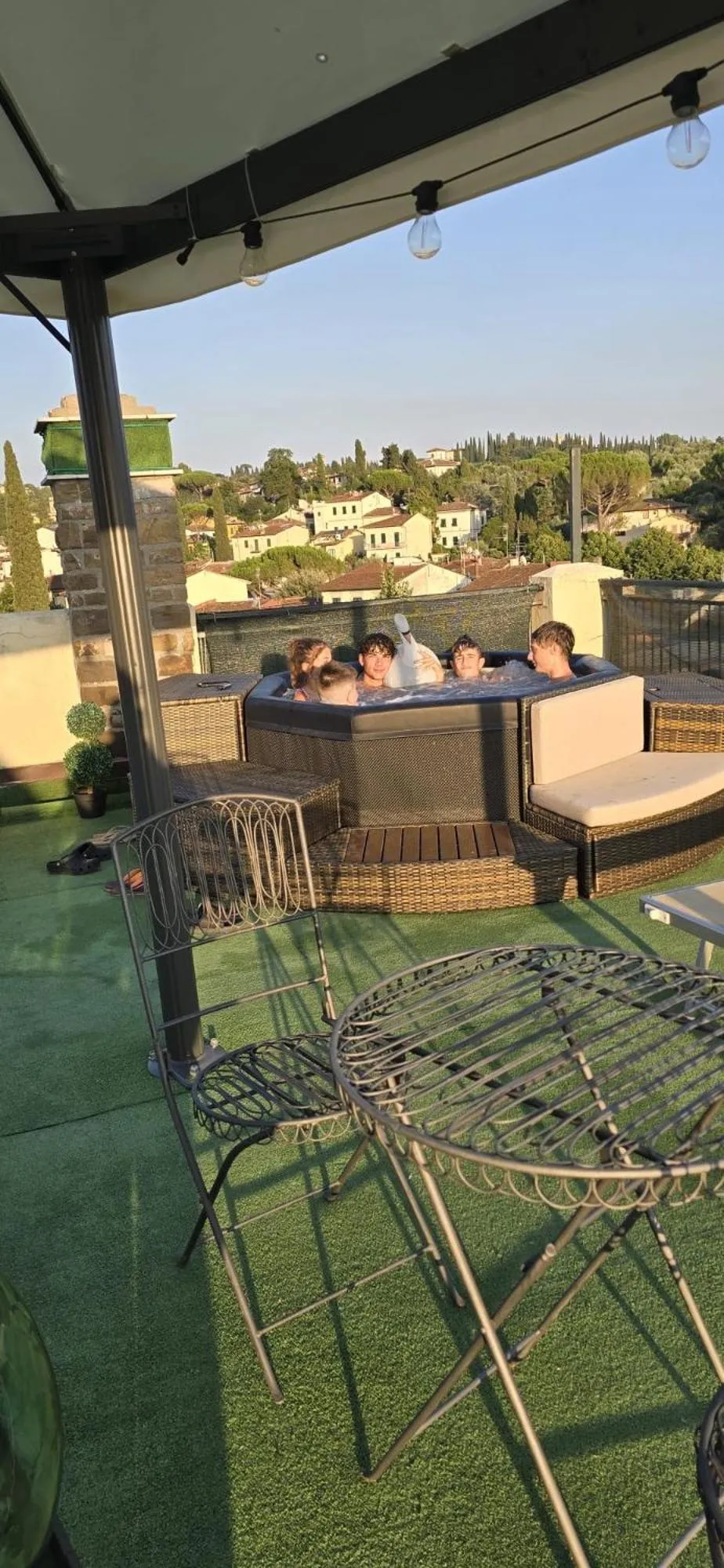 Hot Tub in Argentiere Room Apartments