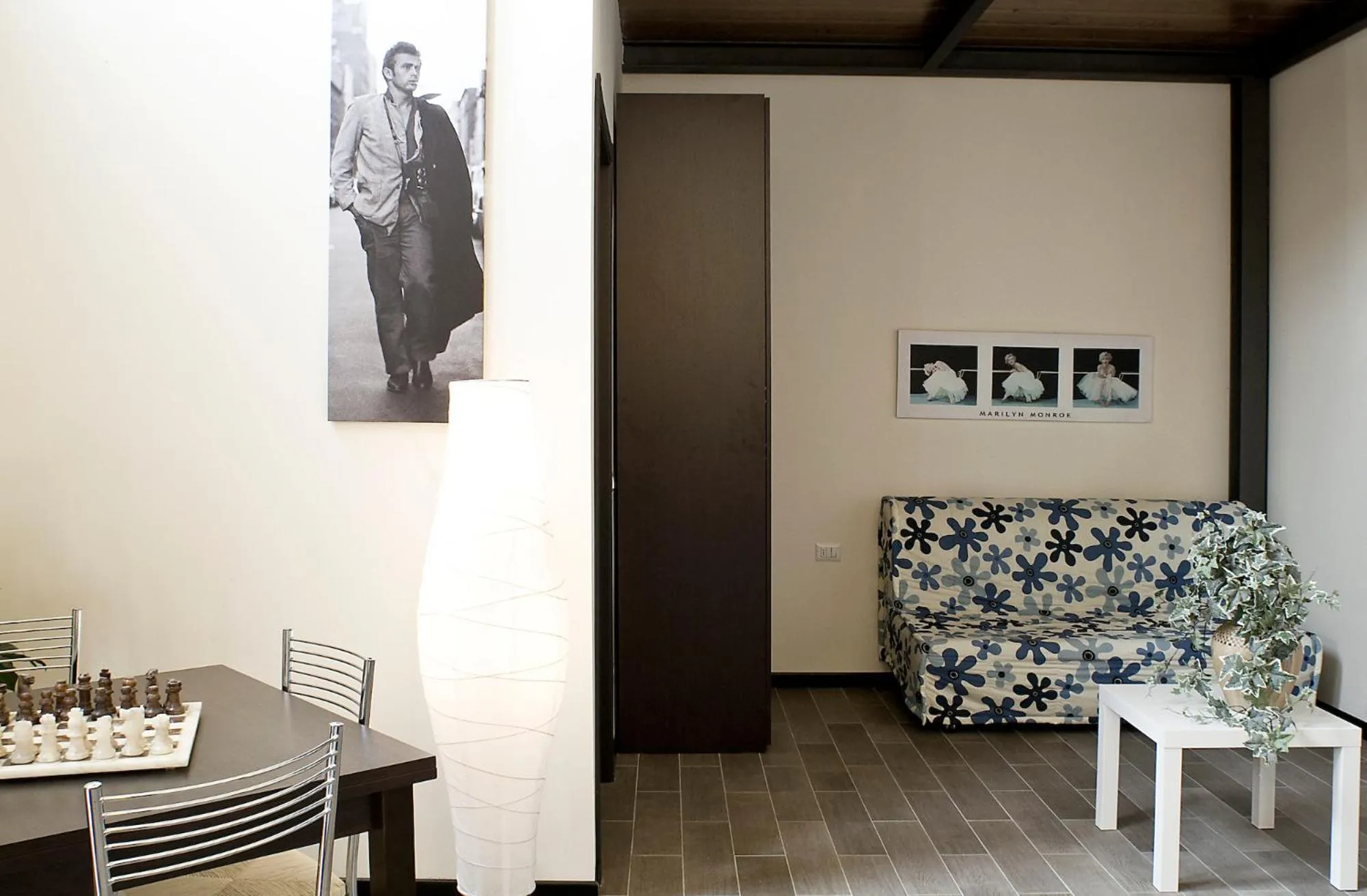 Living room in Argentiere Room Apartments