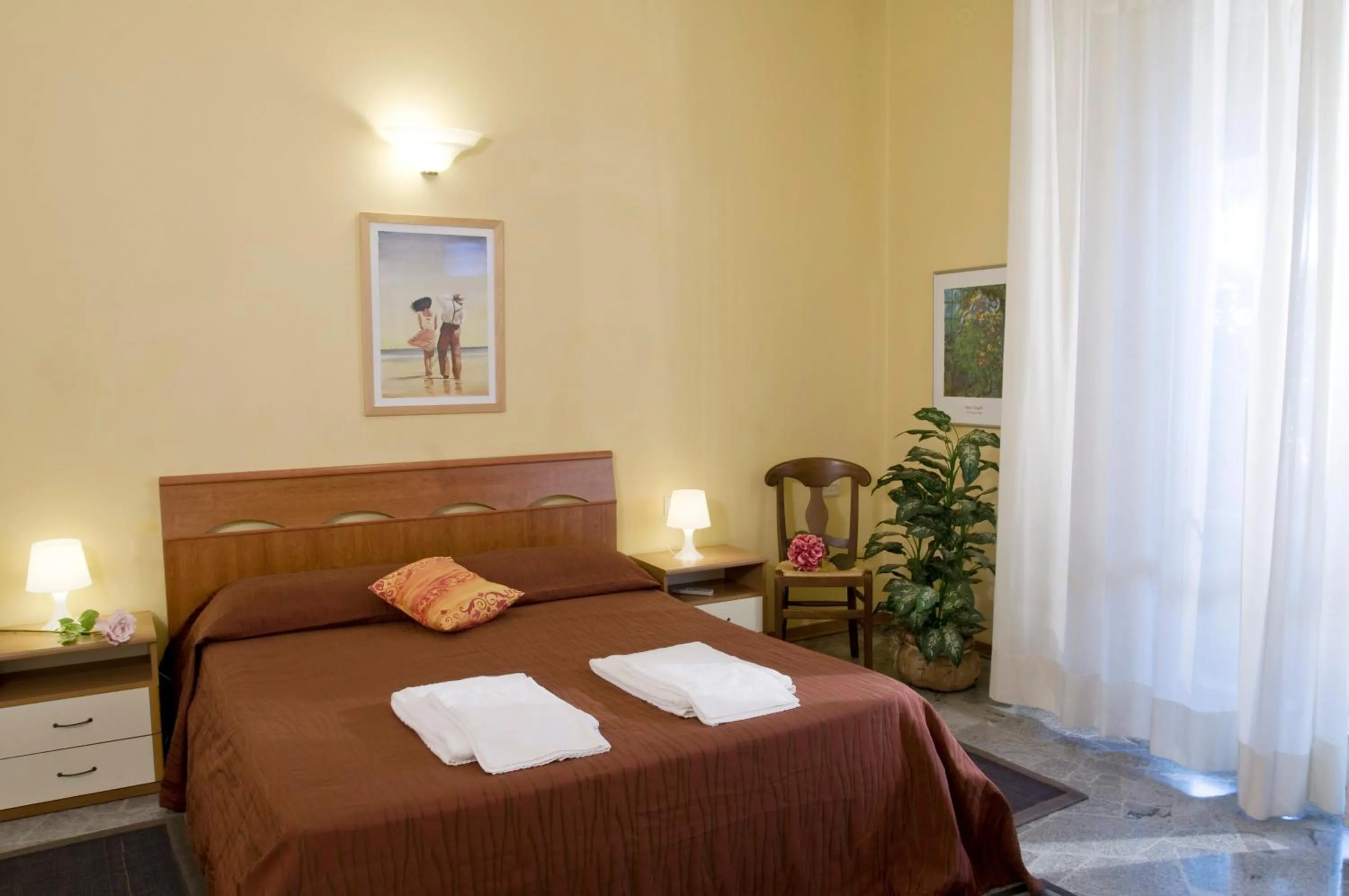 Bed in Argentiere Room Apartments