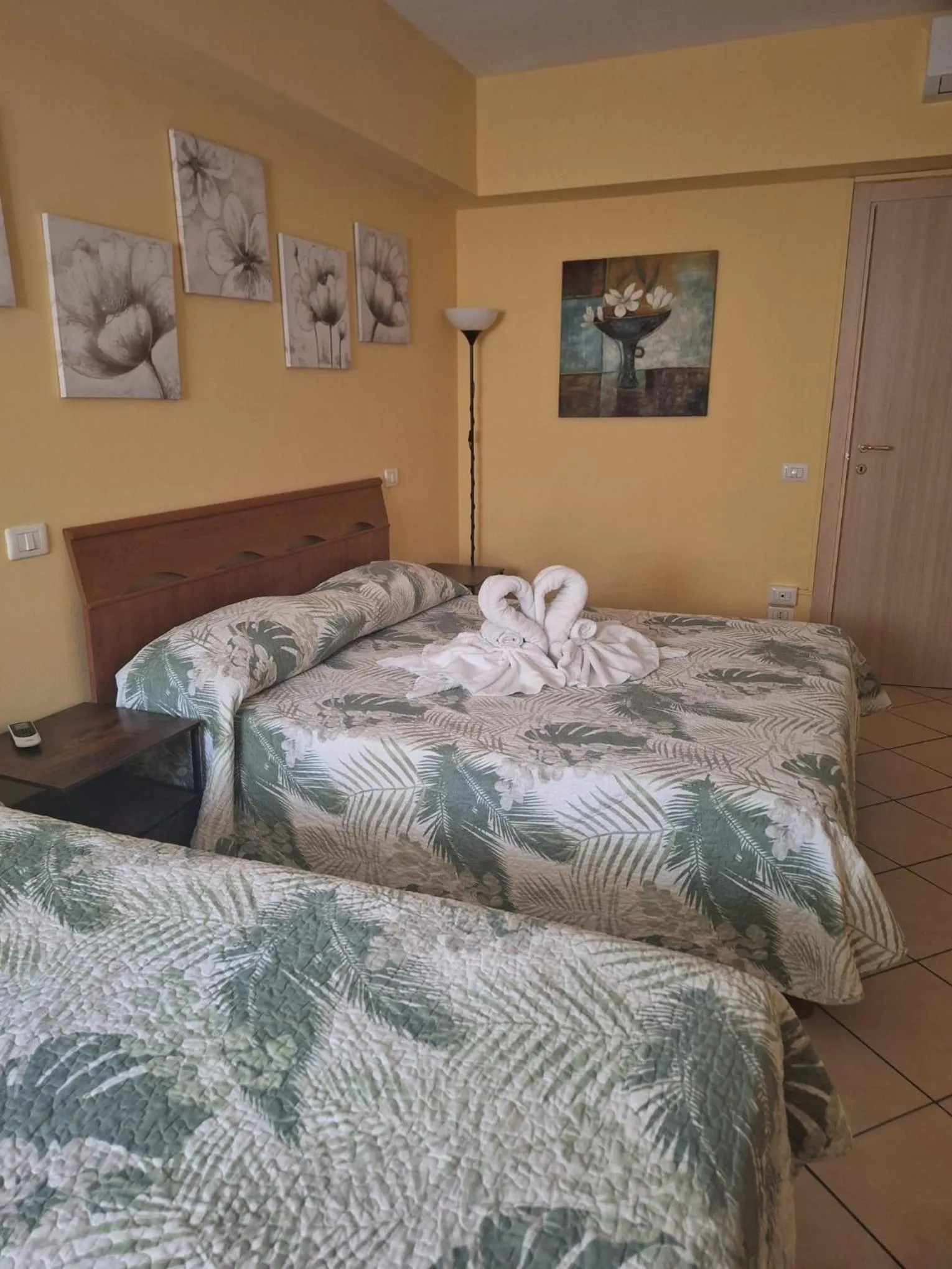 Bed in Argentiere Room Apartments