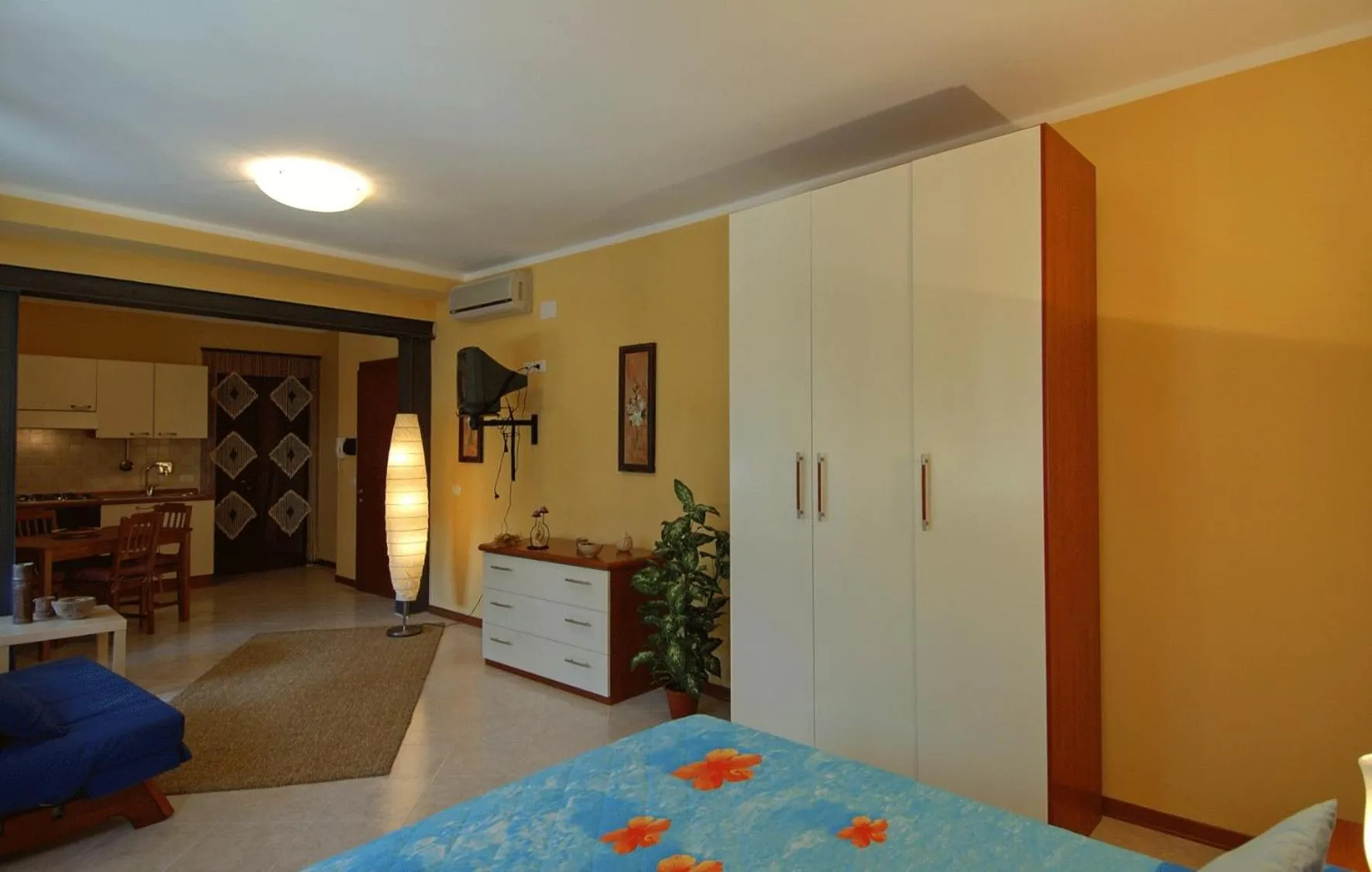 Kitchen or kitchenette, Bed in Argentiere Room Apartments