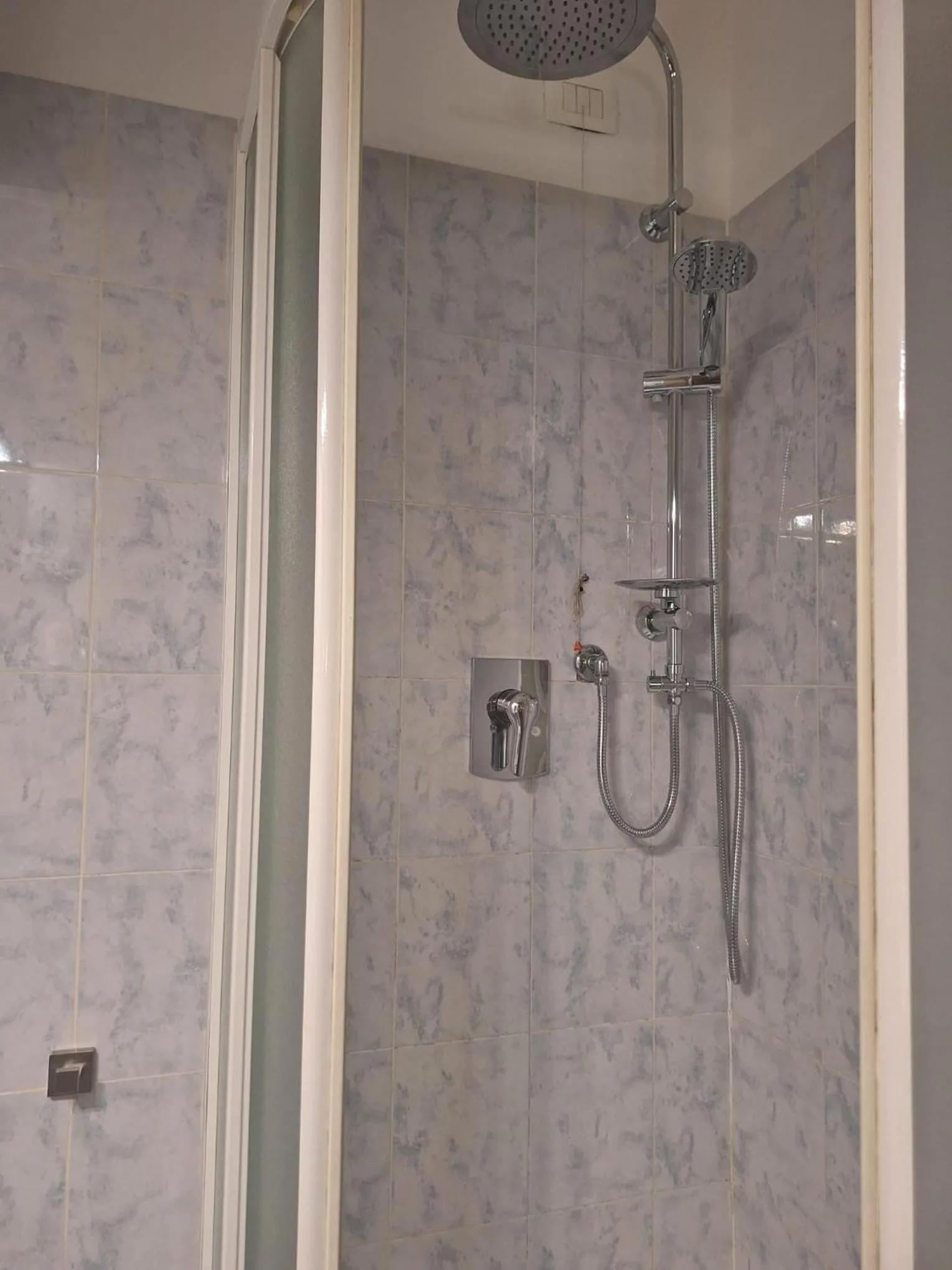 Shower in Argentiere Room Apartments