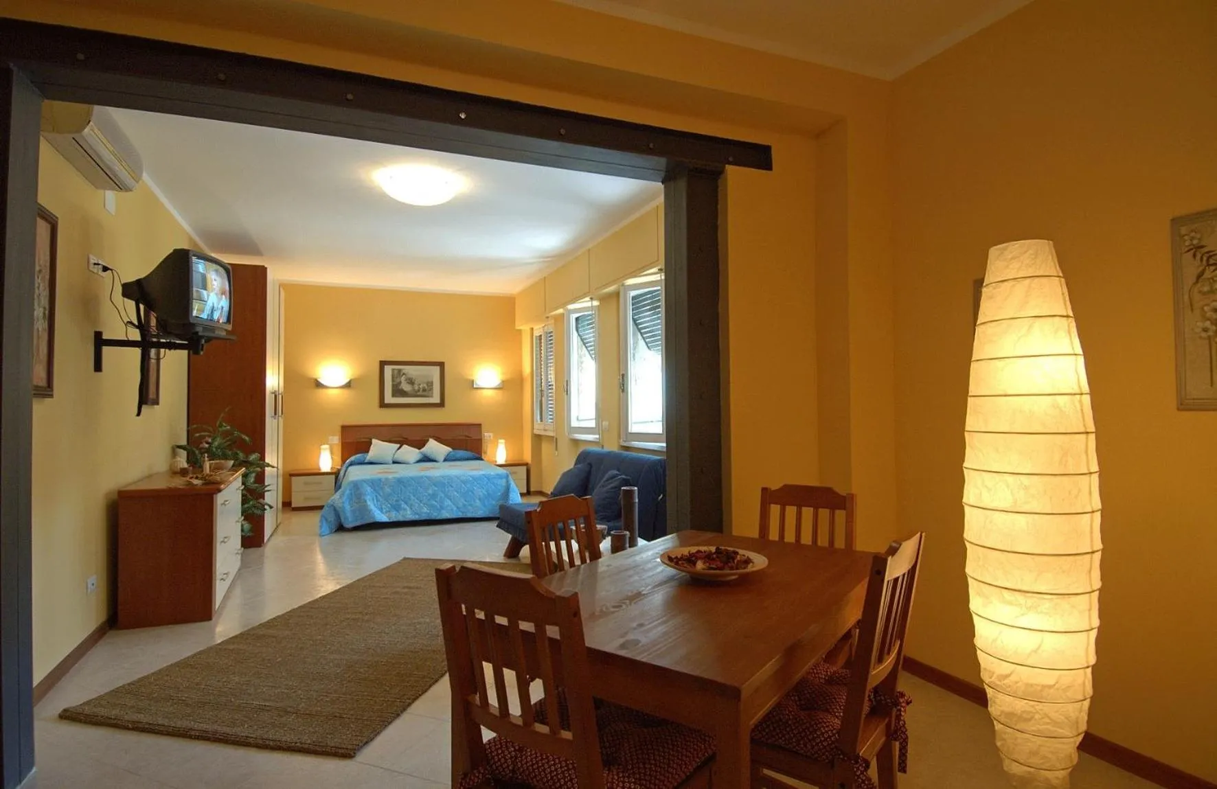 Dining area in Argentiere Room Apartments