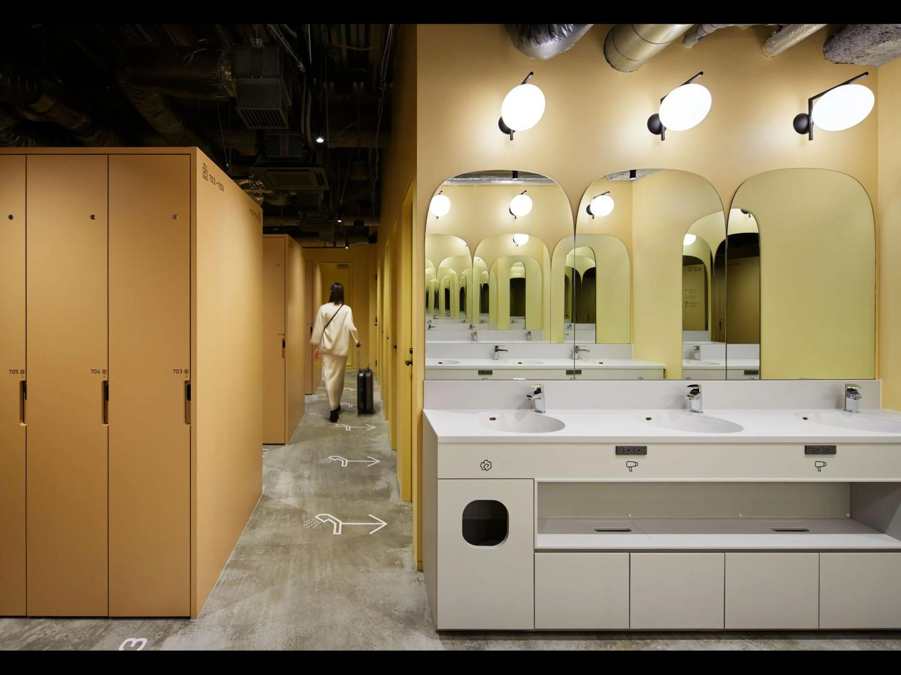 microwave in 9h nine hours woman Shinjuku