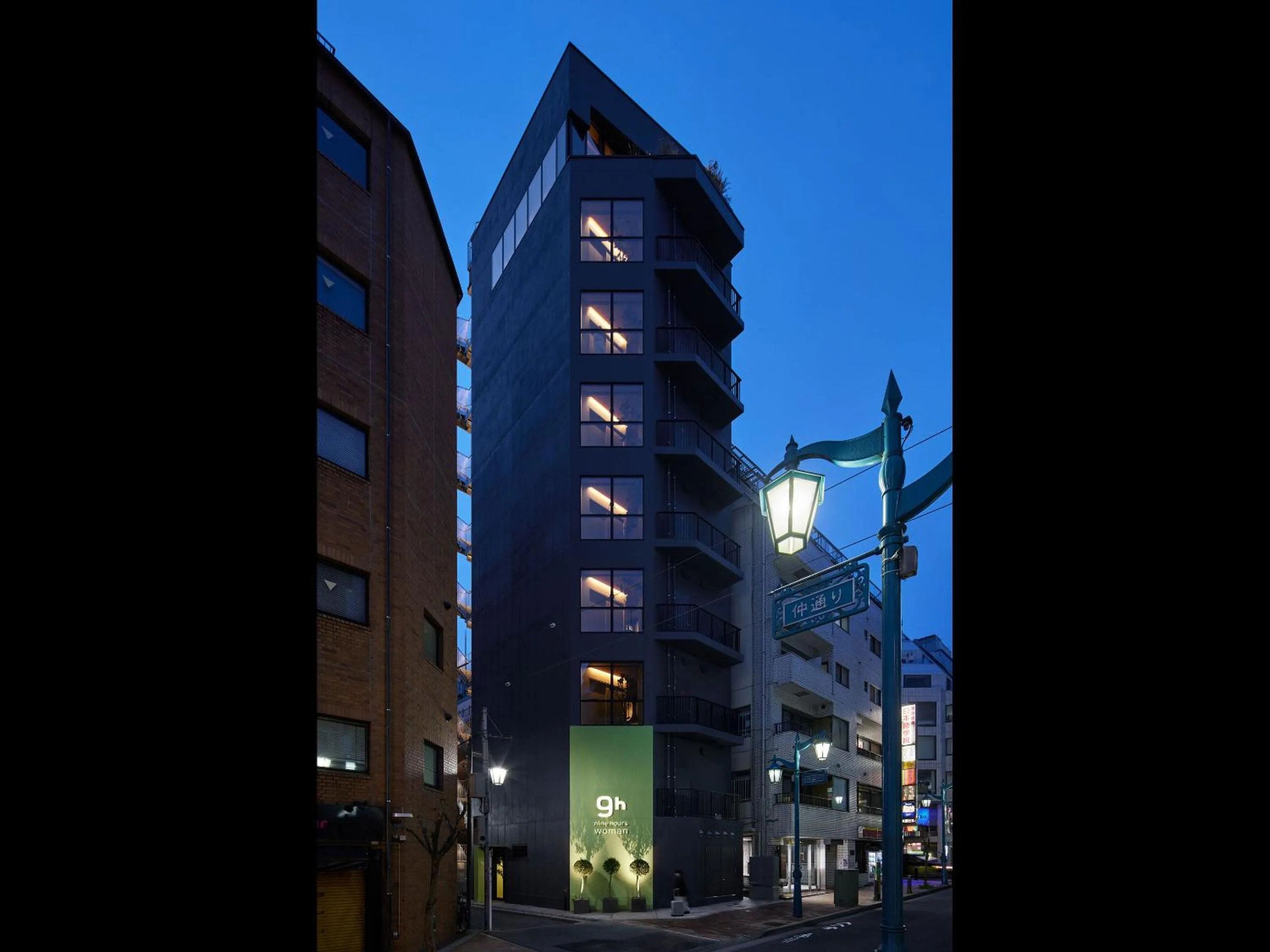 Property building in 9h nine hours woman Shinjuku