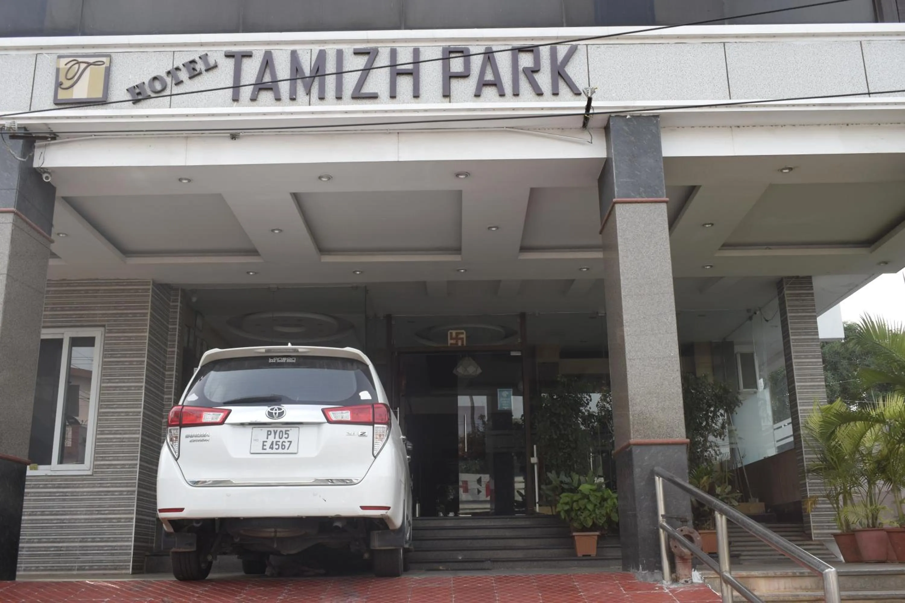 Facade/entrance in Hotel Tamizh Park