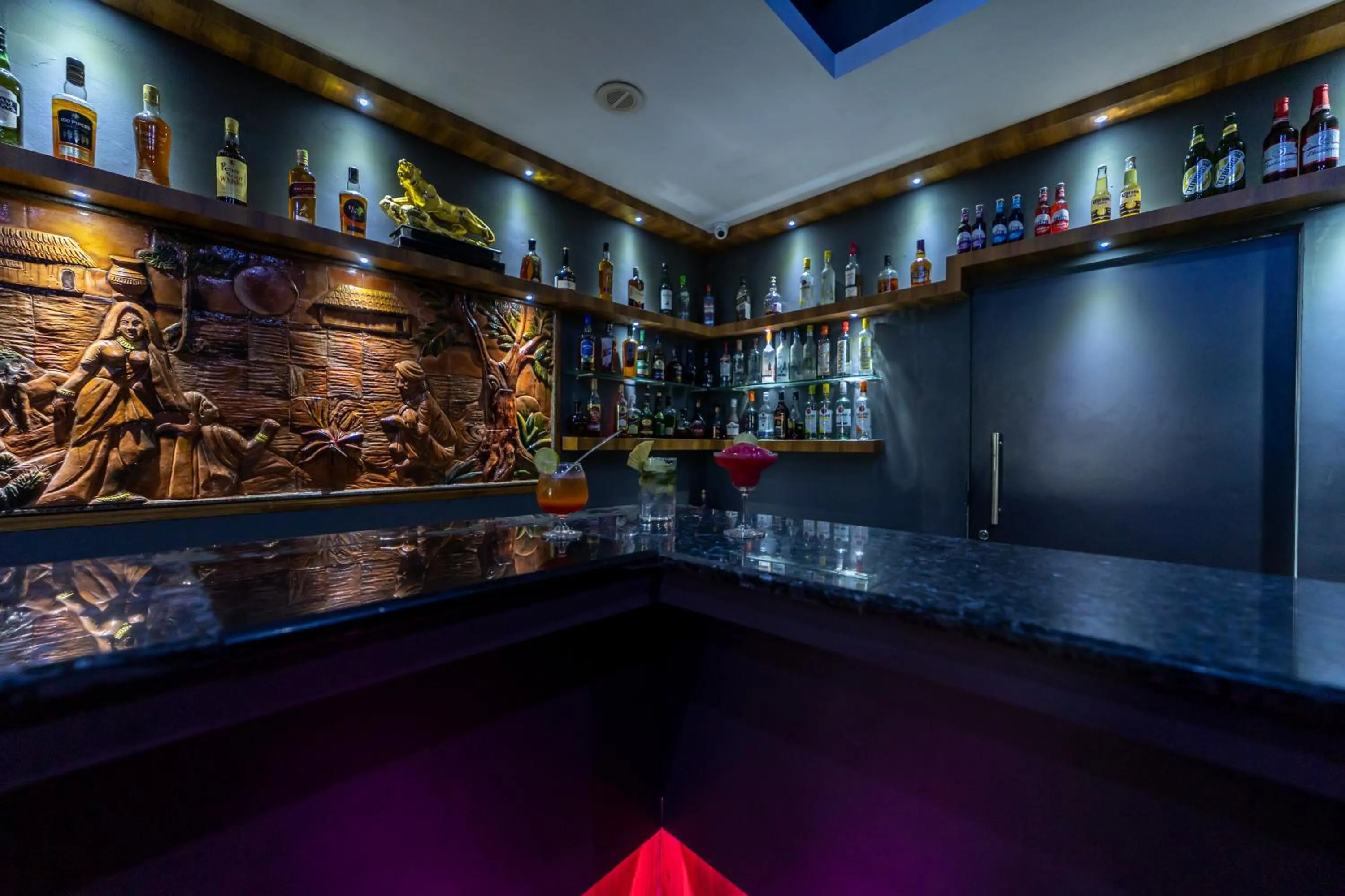 Lounge or bar in Hotel Tamizh Park