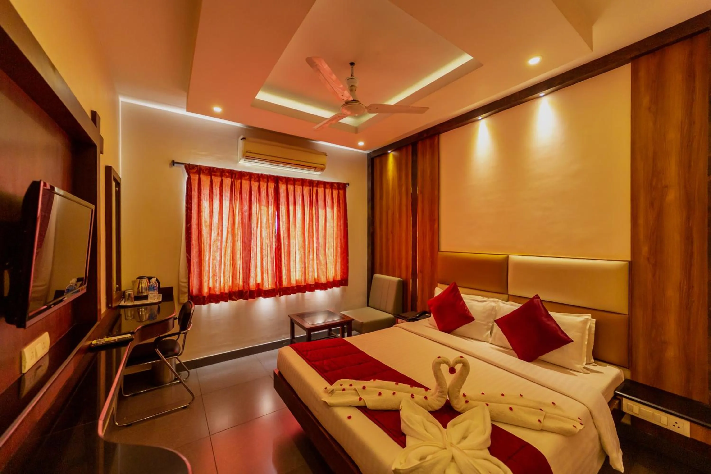 Bed in Hotel Tamizh Park