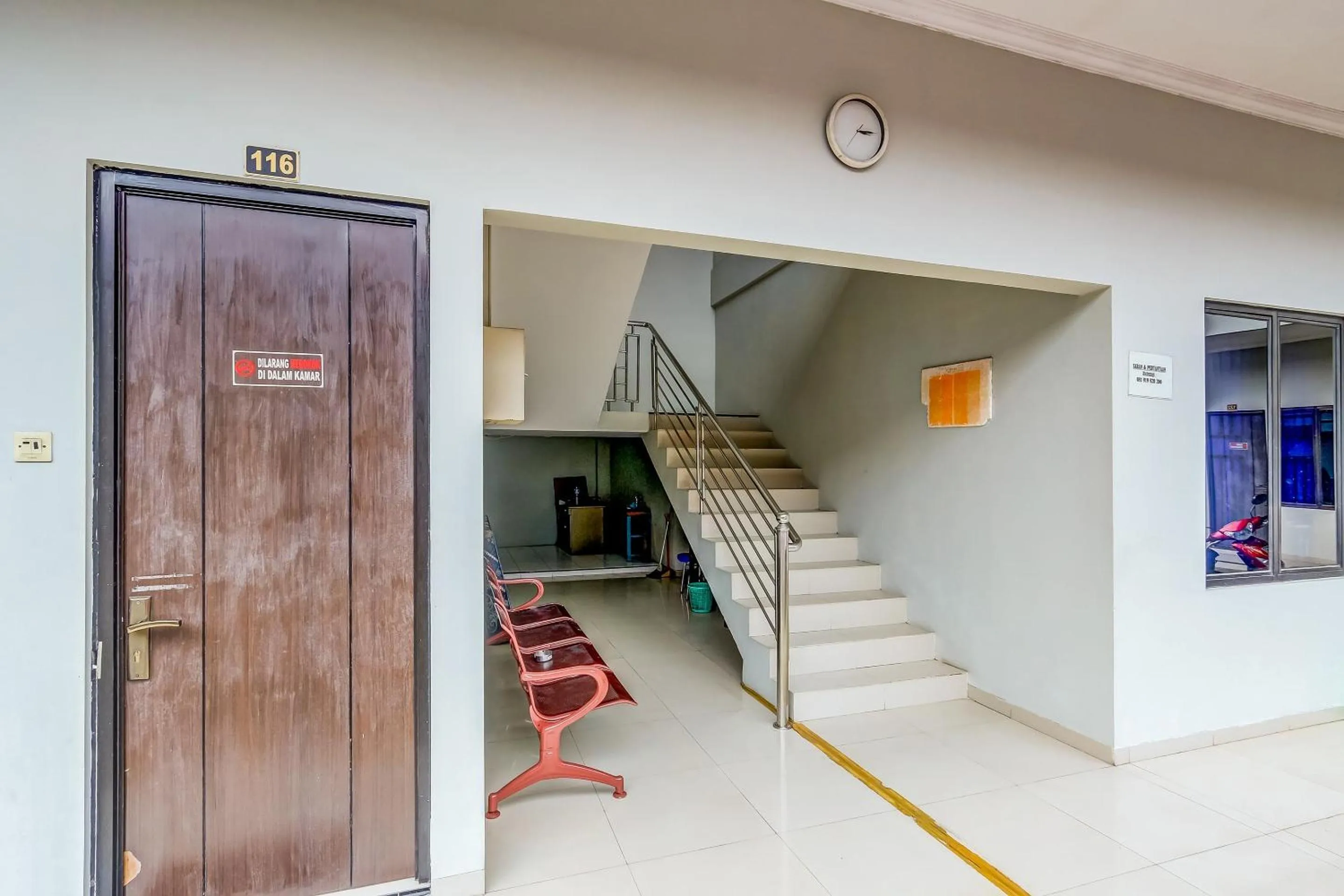 Lobby or reception in OYO 90927 Homestay Tentrem 2