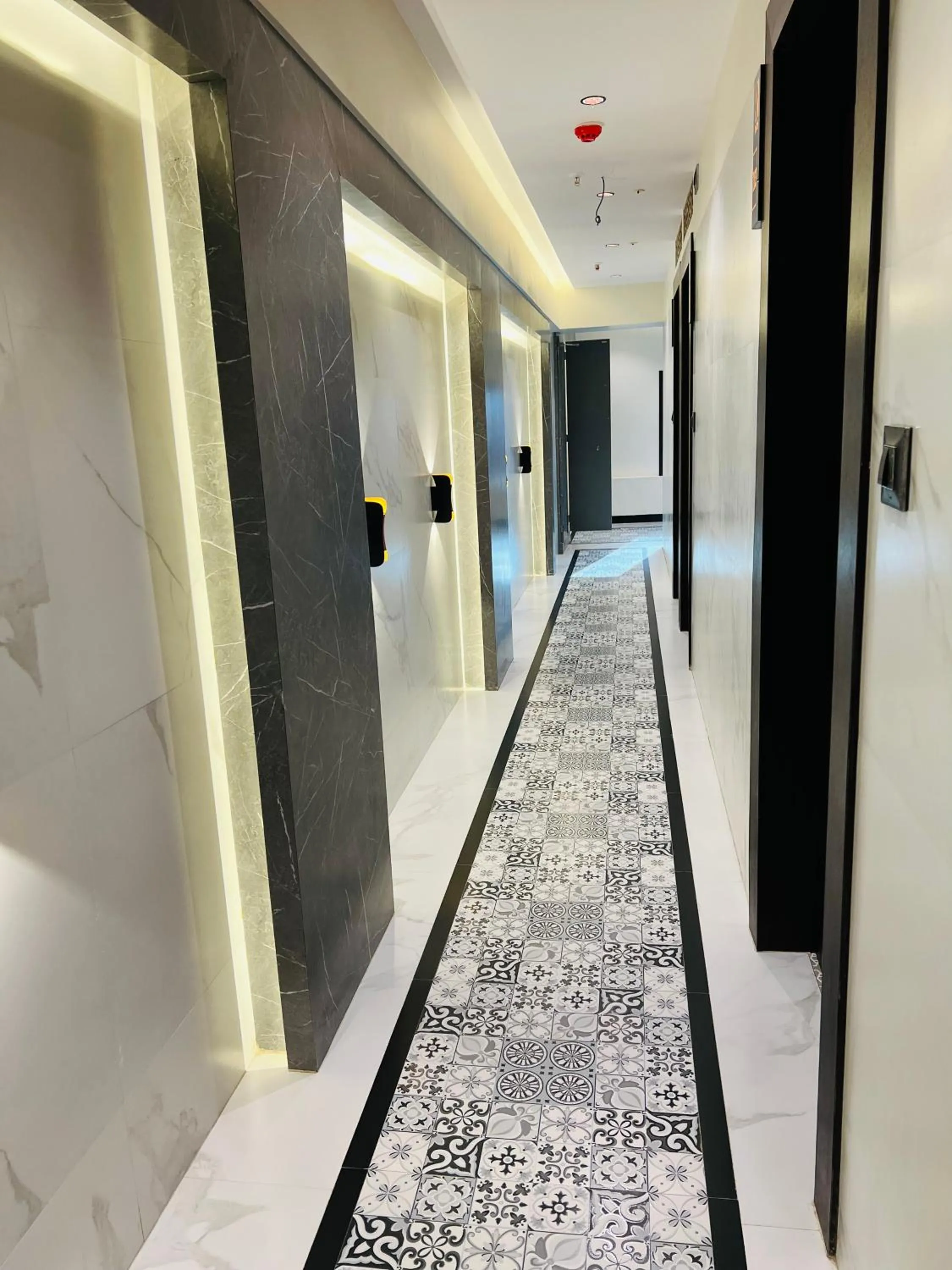 Lobby or reception in Rich Hotel Mumbai