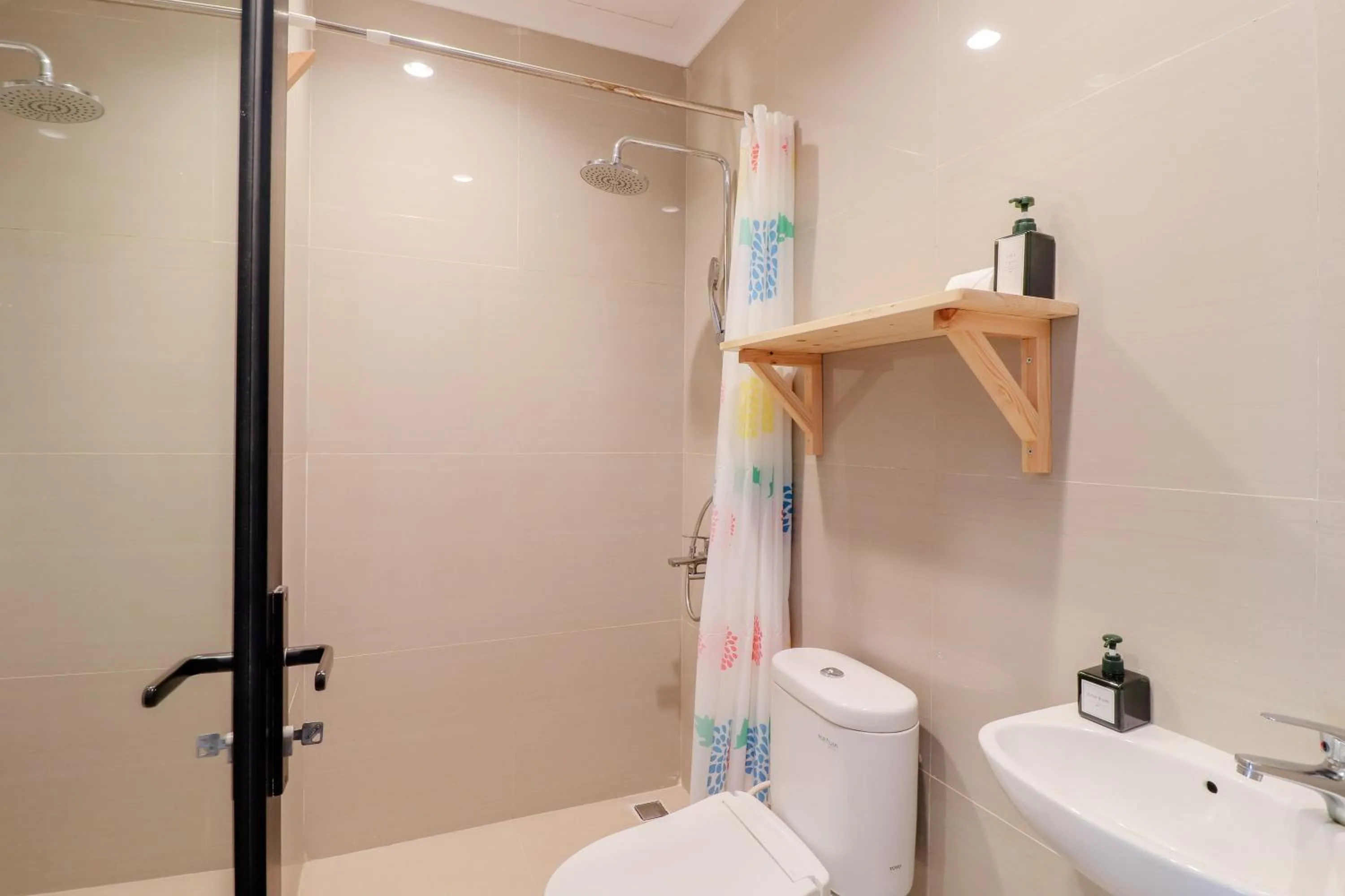 Bathroom in Roemah Kenari