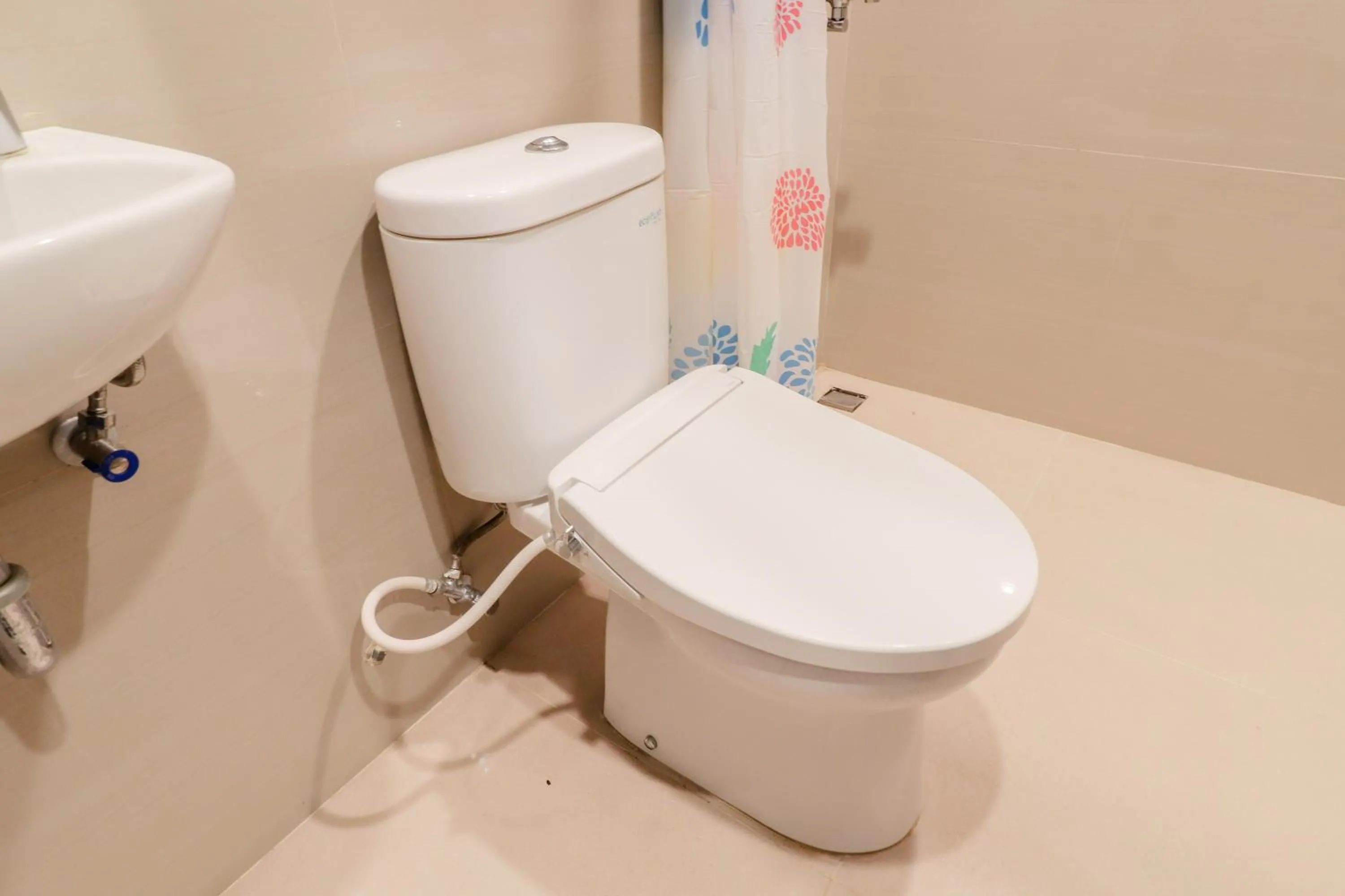 Bathroom in Roemah Kenari