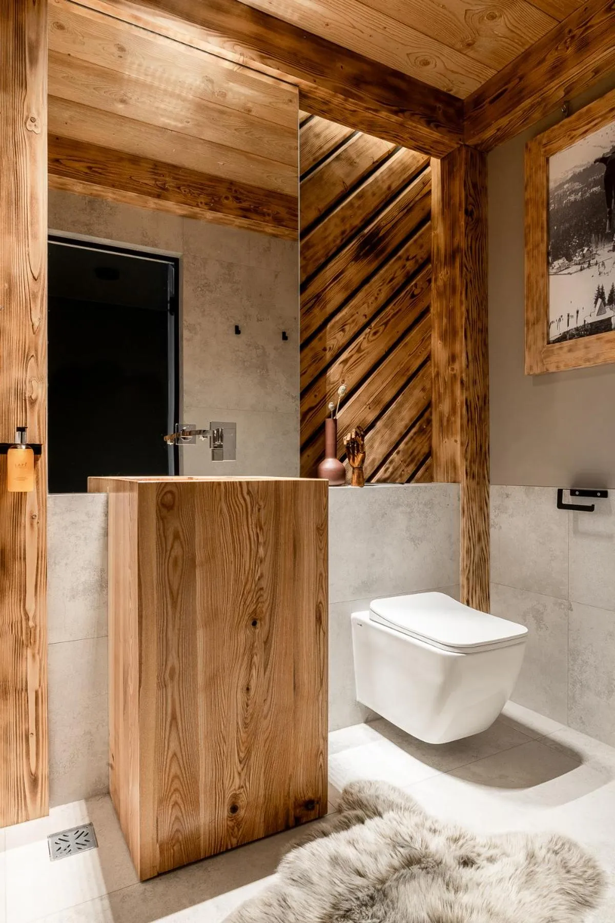 Toilet in Villa T Apartments & SPA