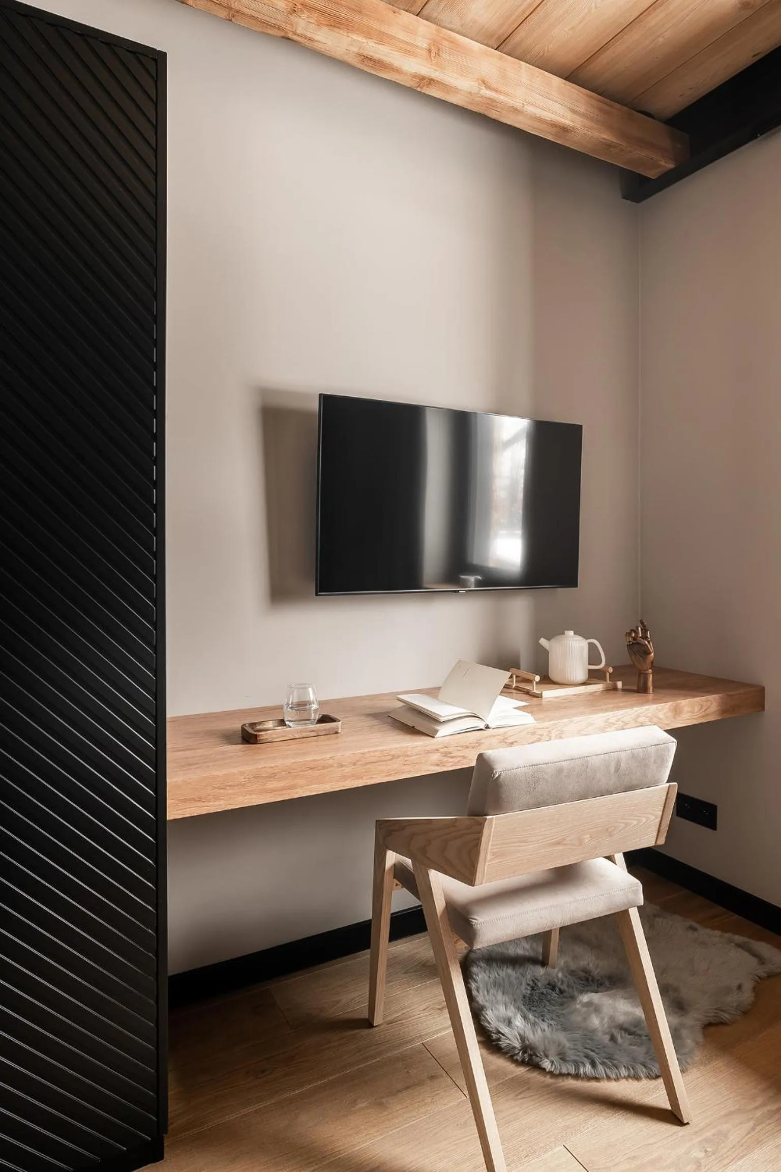 TV and multimedia in Villa T Apartments & SPA