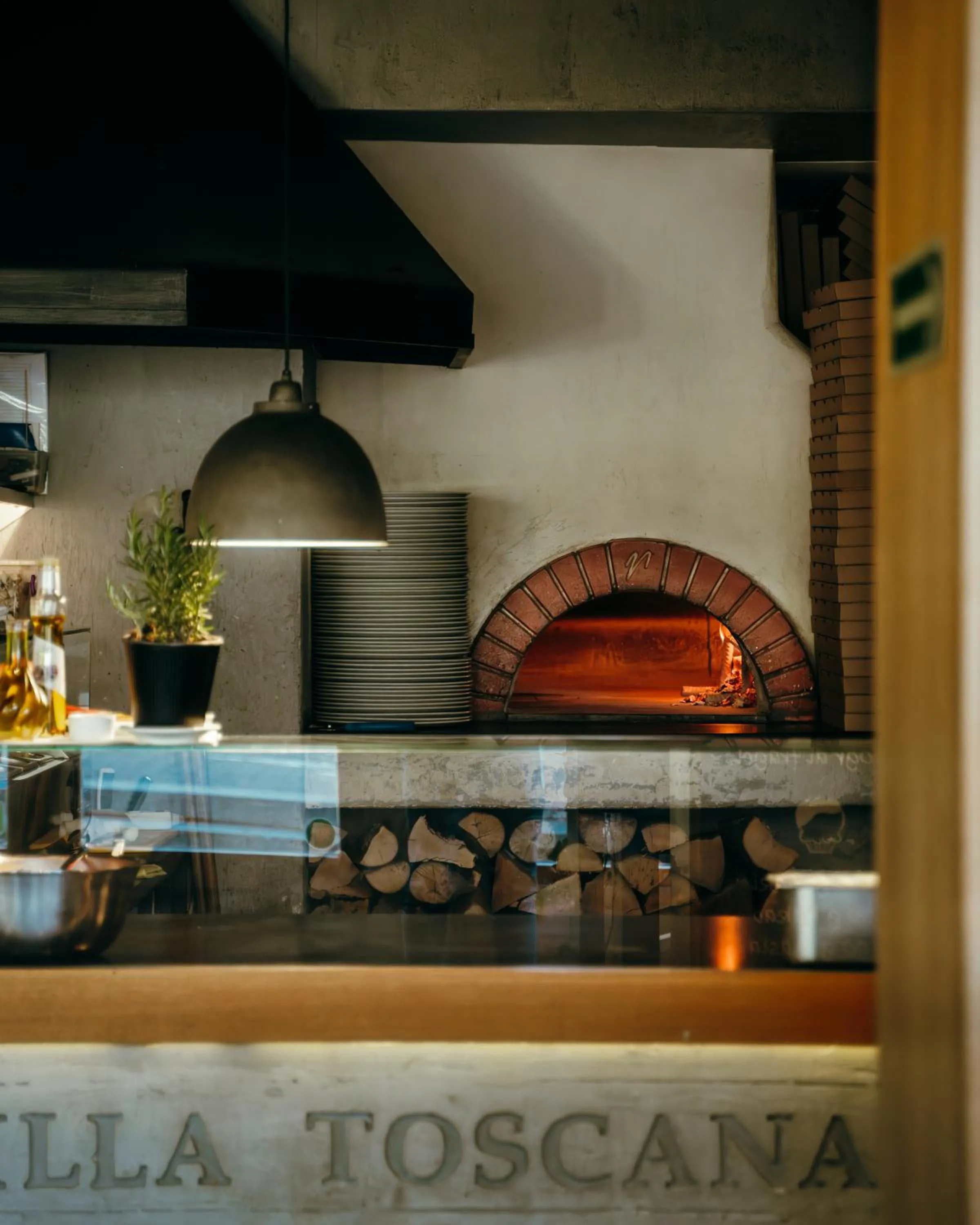 Restaurant/places to eat in Villa T Apartments & SPA