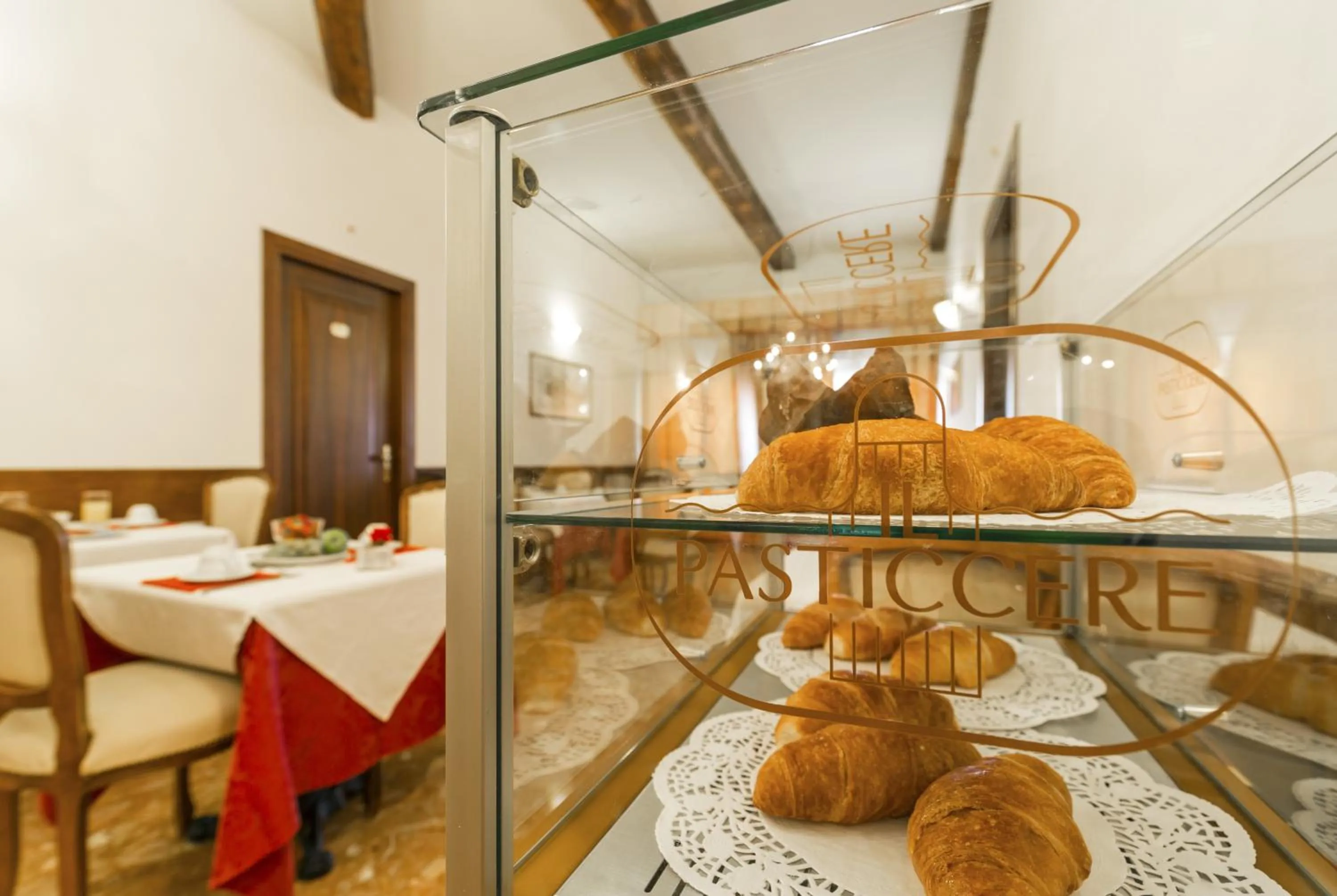 Food and drinks in Palazzo Guardi