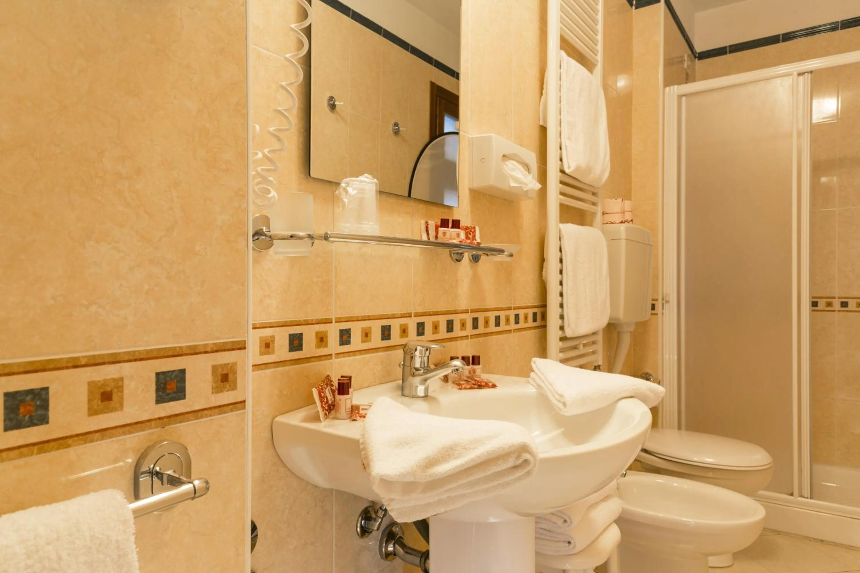 Shower in Palazzo Guardi