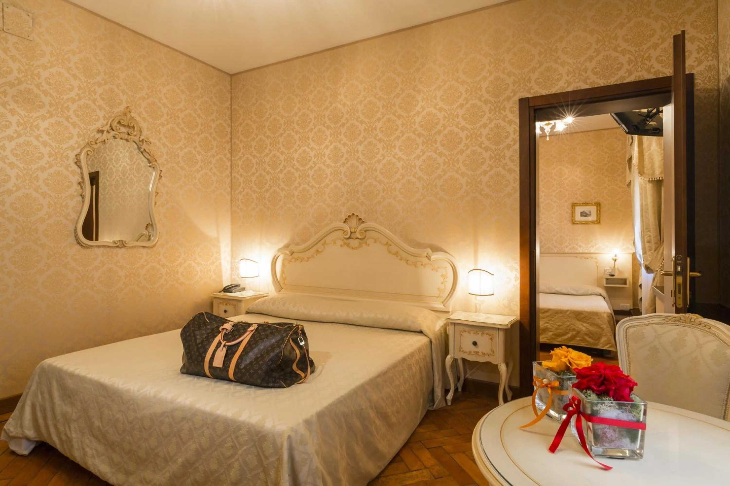 Bedroom, Bed in Palazzo Guardi