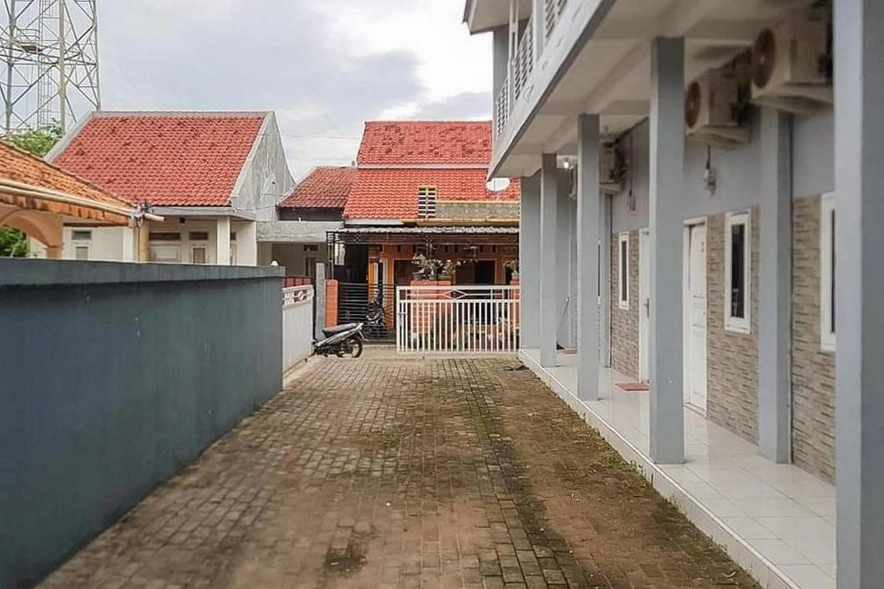 Property building in Kai Homestay Near Anyer Beach RedPartner