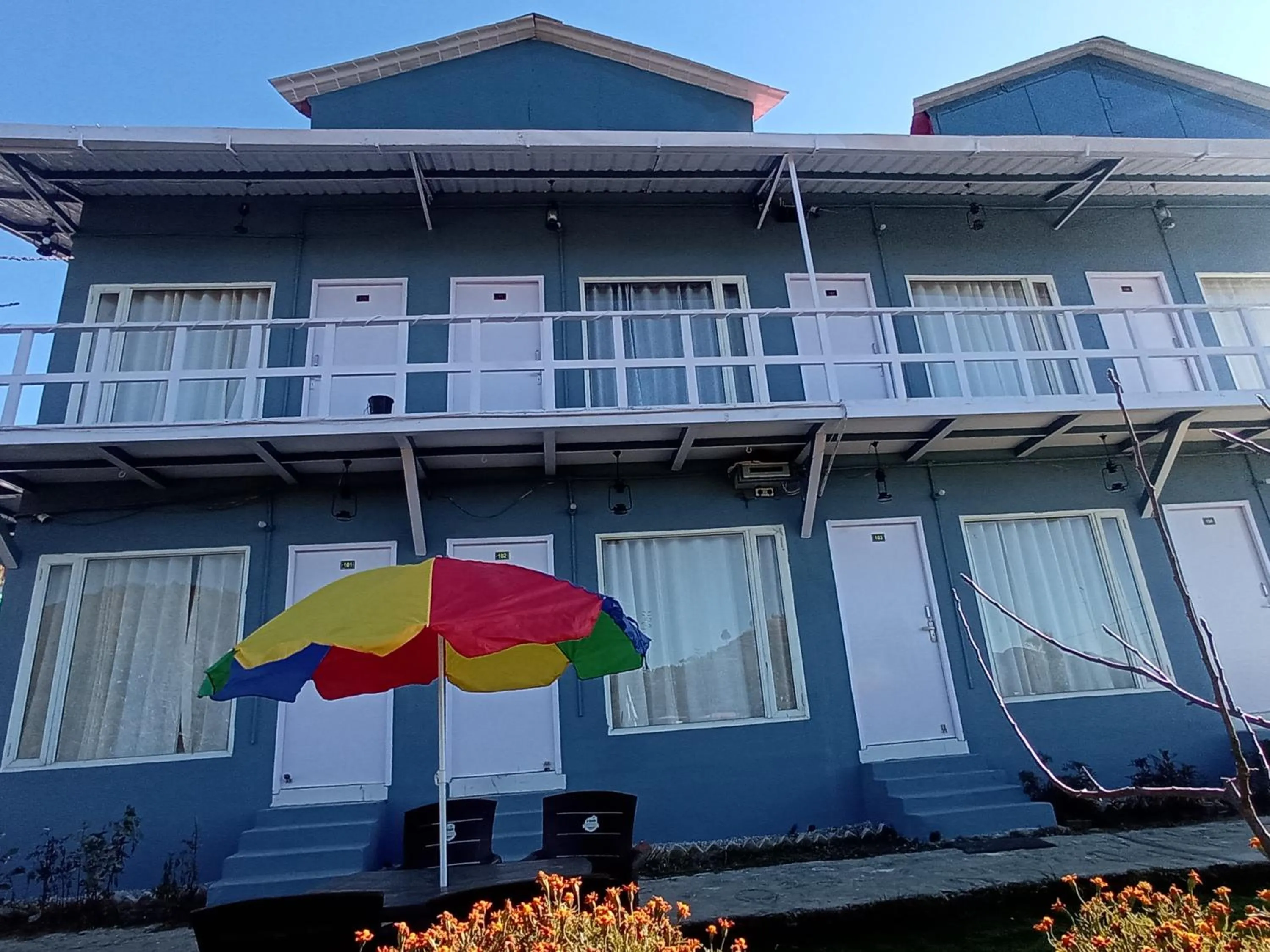 Property building in IN APPLE ESTATE KANATAL - Himalayan View Resort with Courteous Staff