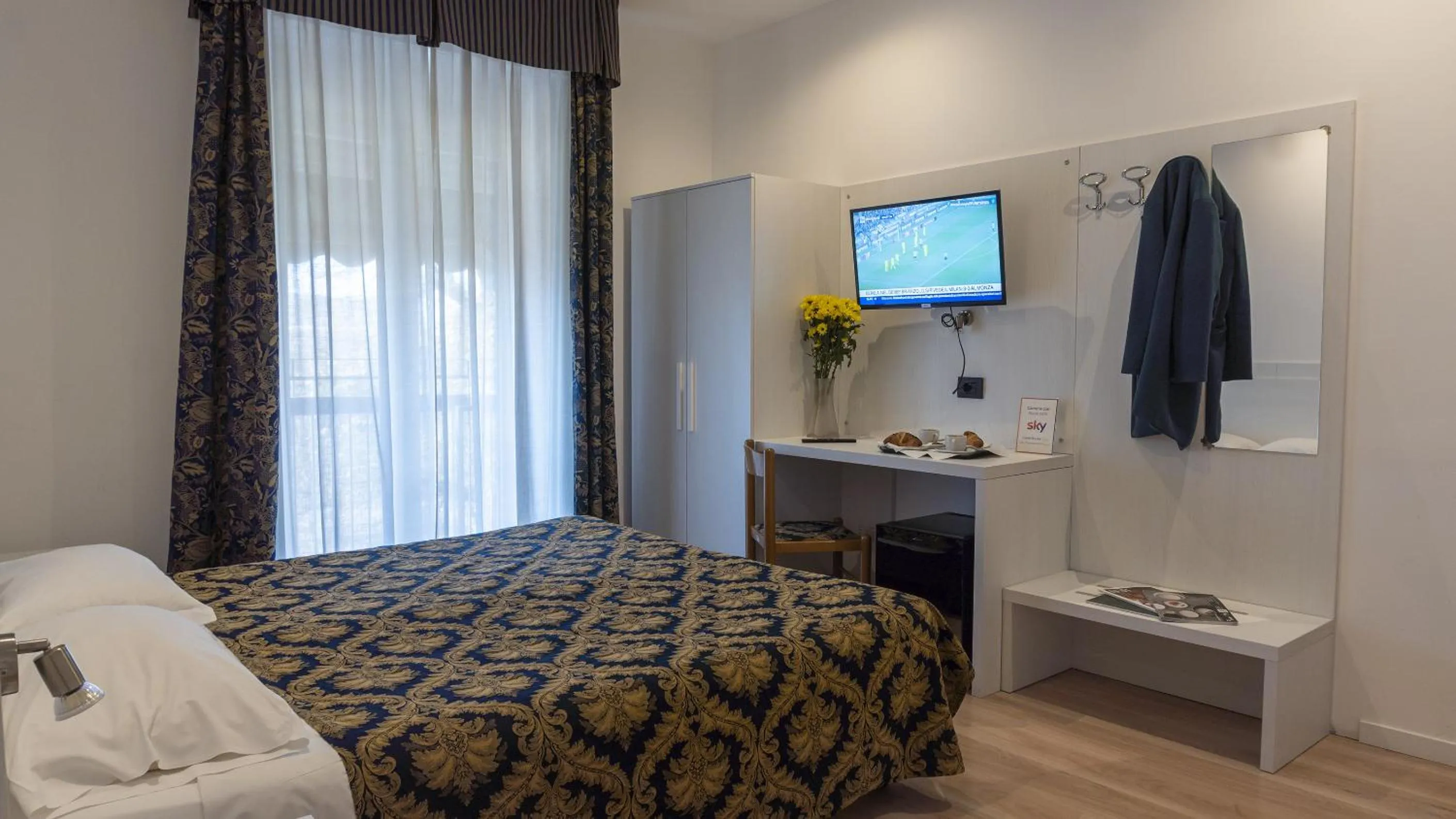 Bedroom, Bed in Hotel Rex Milano