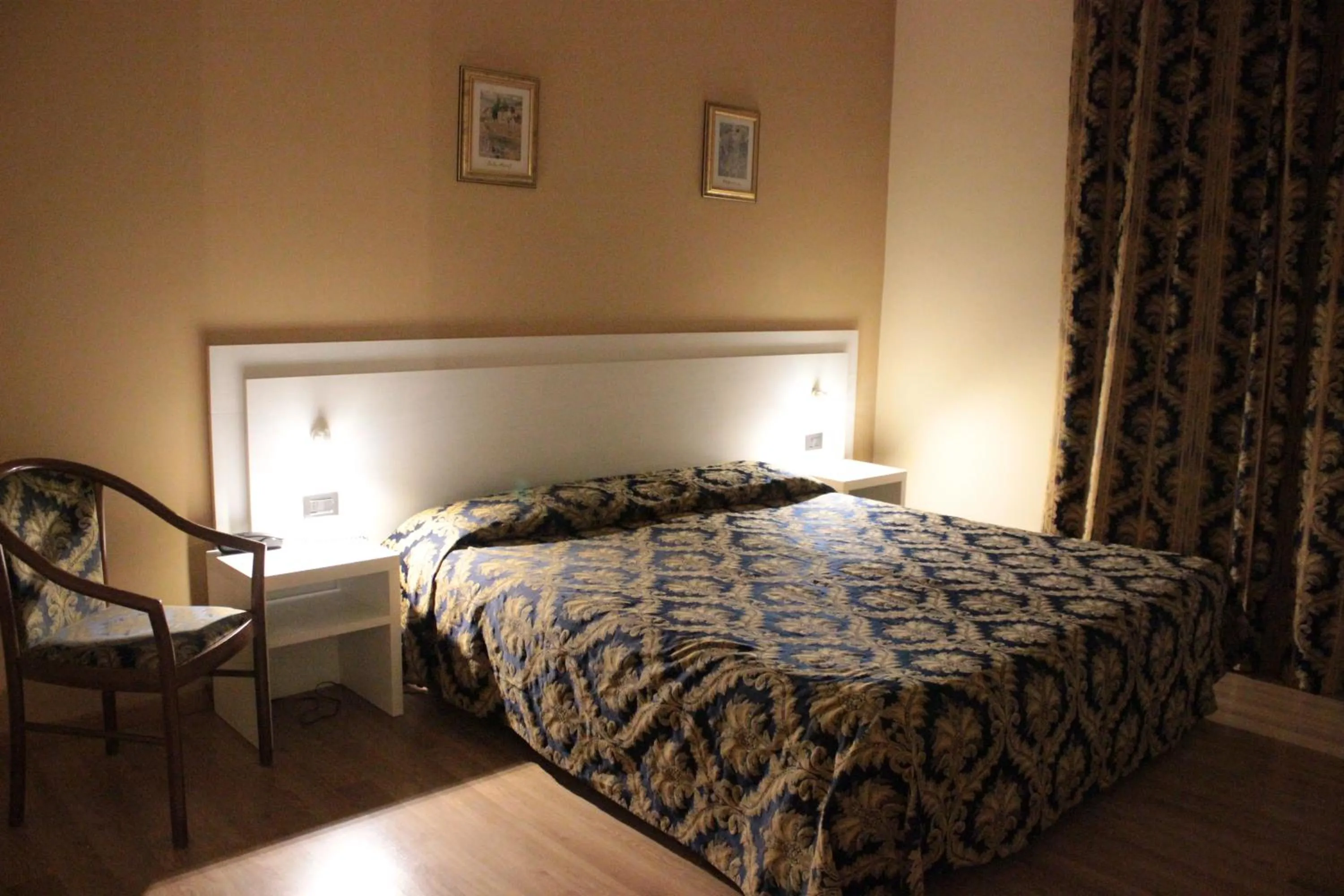 Bedroom, Bed in Hotel Rex Milano