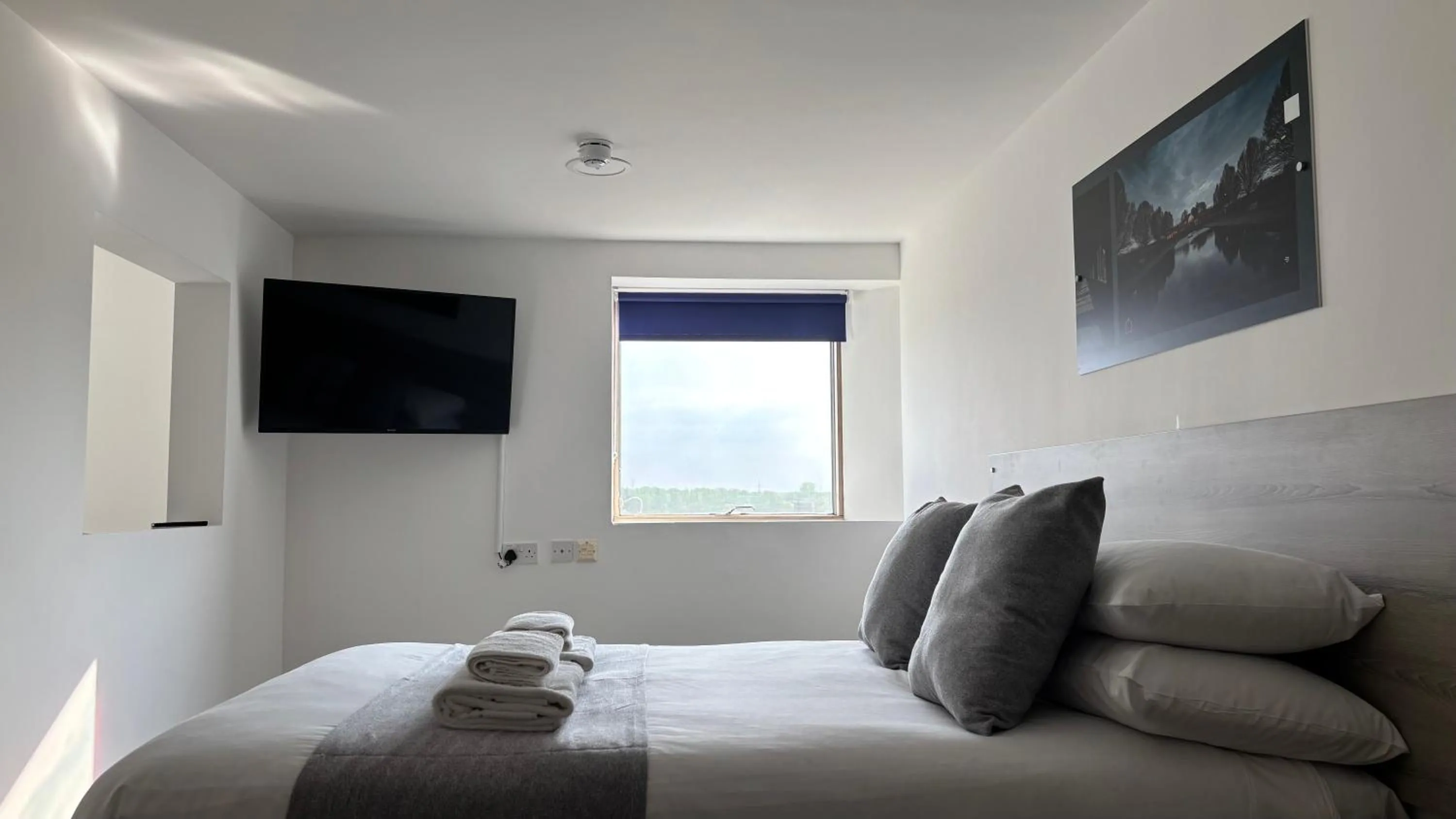 TV and multimedia, Bed in Broadview Hotel