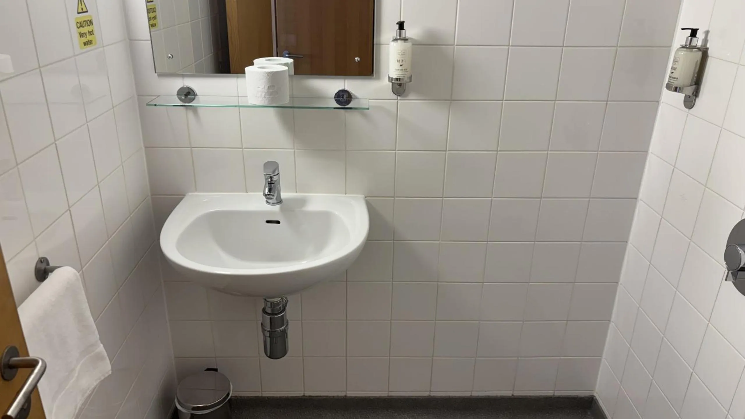 Bathroom in Broadview Hotel