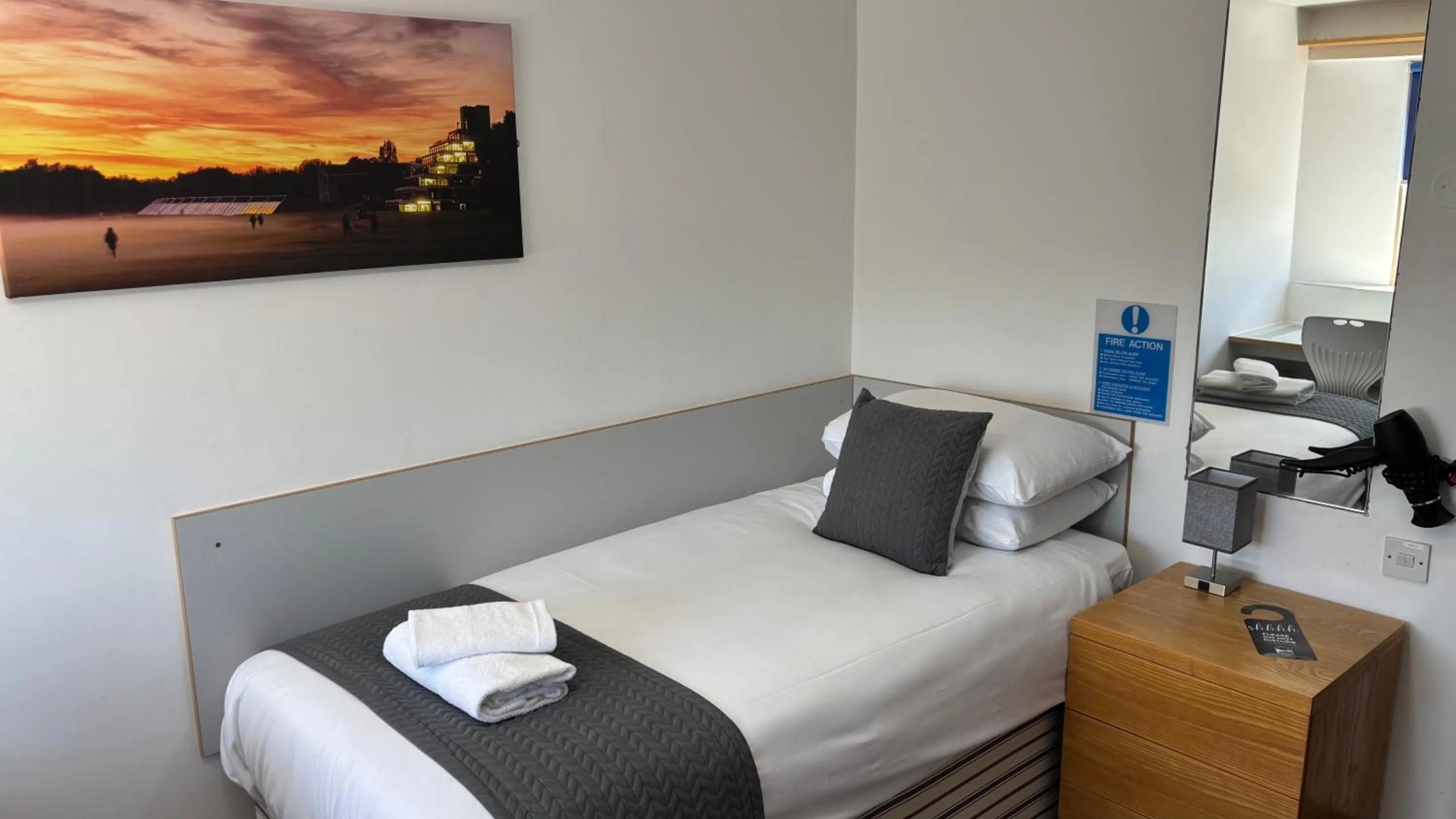 Bed in Broadview Hotel