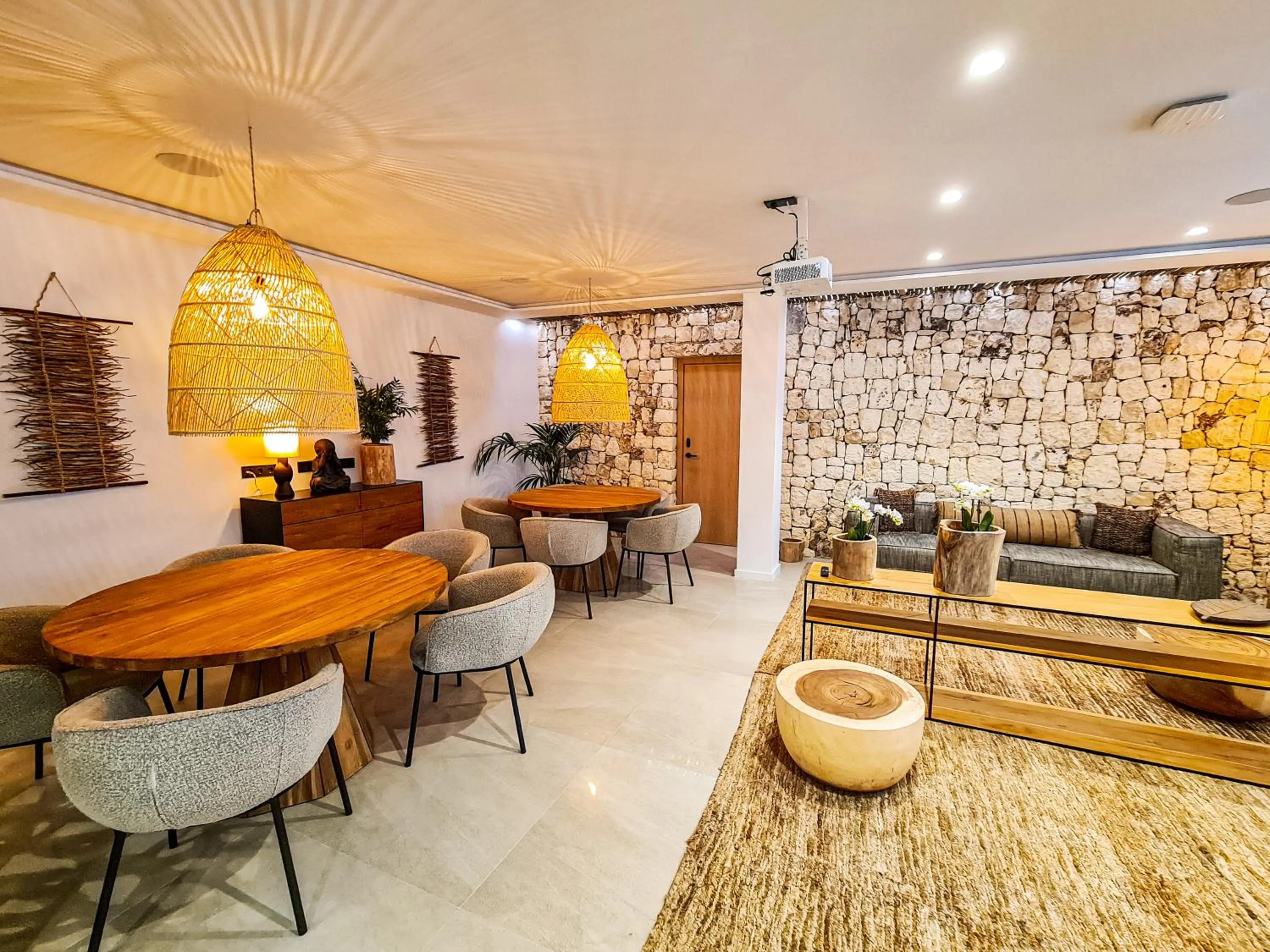 Property building in S´Estancia Suites