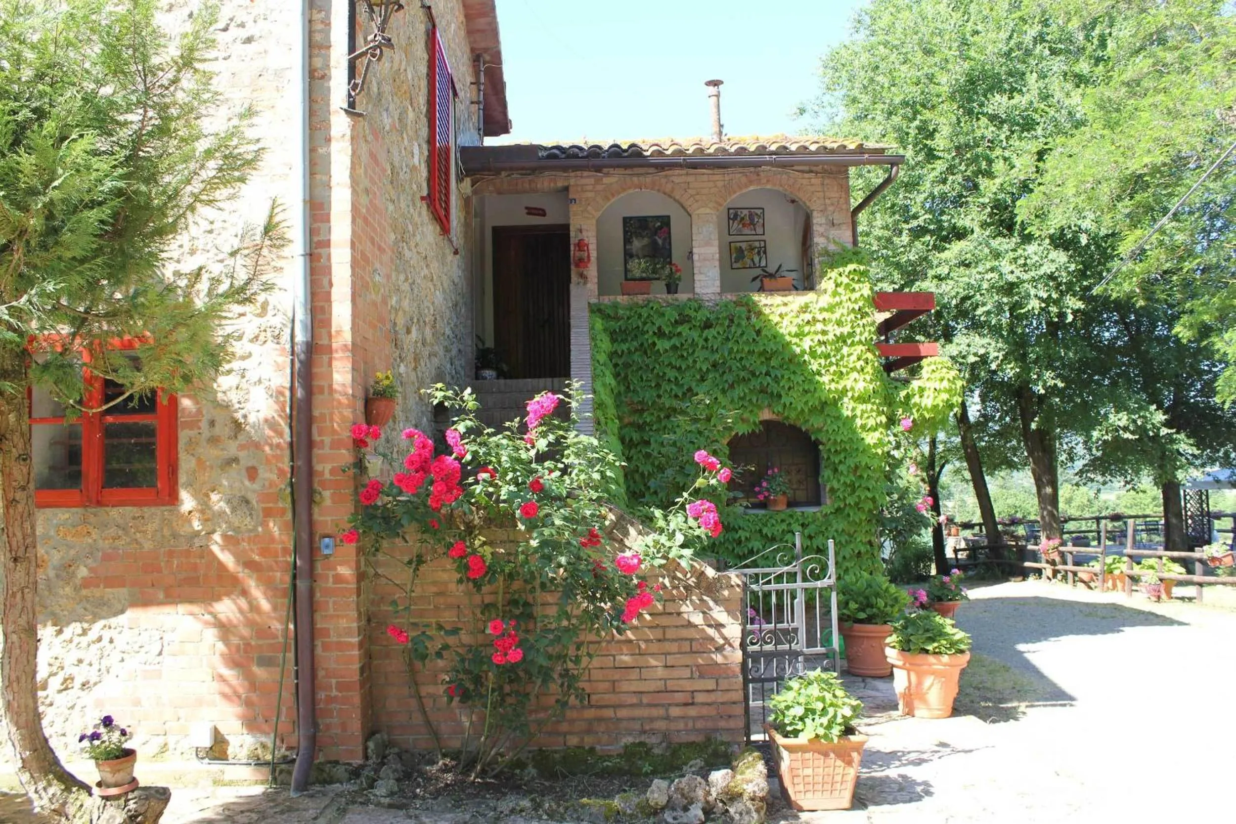 Facade/entrance in Agriturismo La Selva