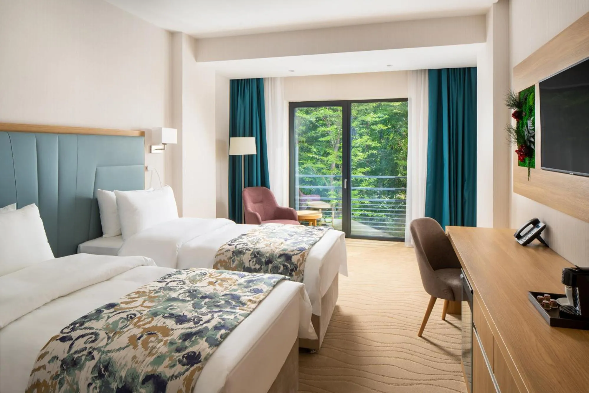 Bed in Alma Health & Spa Retreat