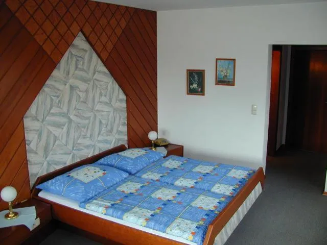 Bed in Austria Traveller Hotel Lenzing