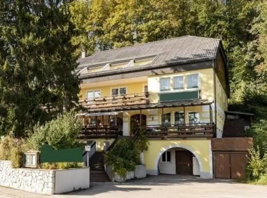 Property building in Austria Traveller Hotel Lenzing