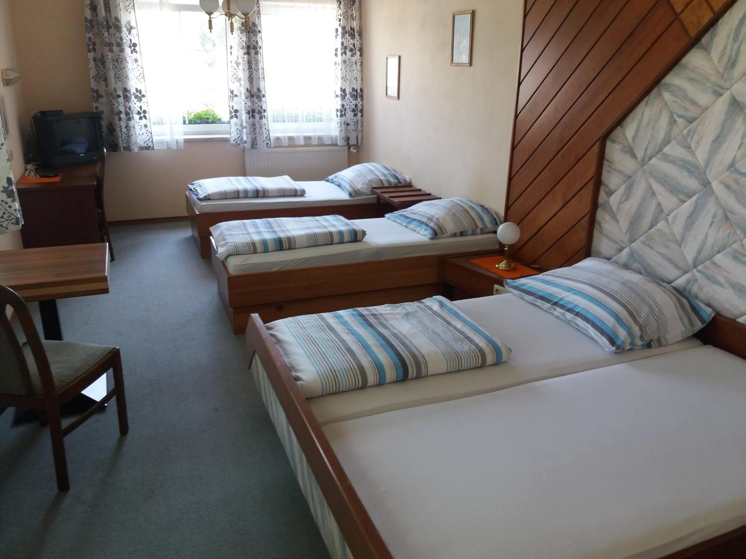 Bed in Austria Traveller Hotel Lenzing