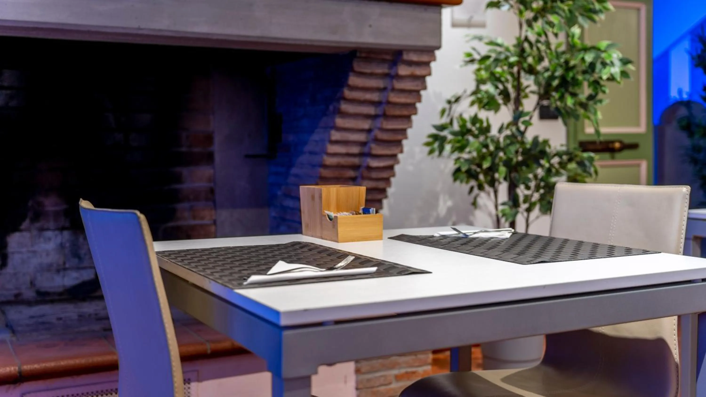 Confidence Hotel Ligabue