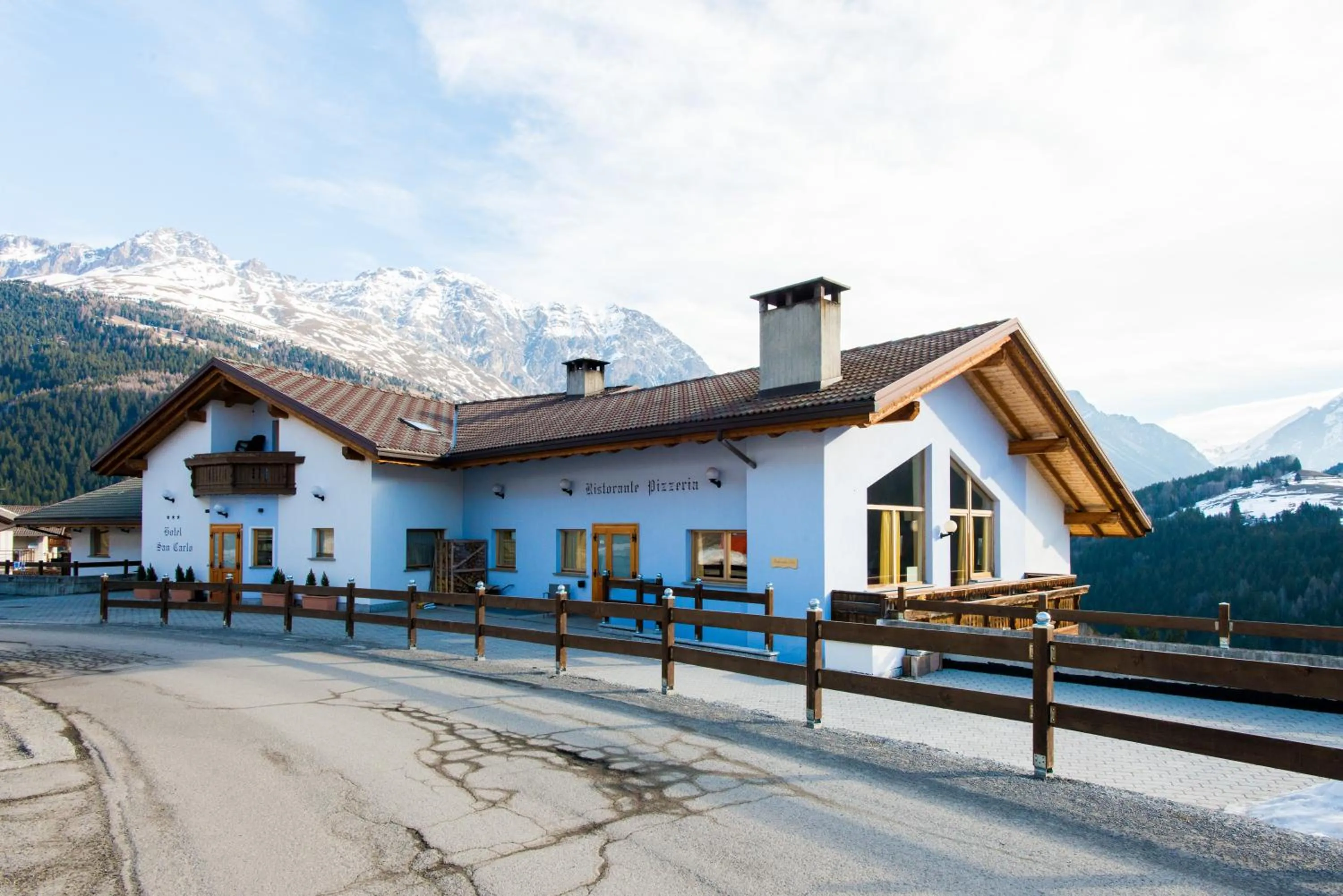 Facade/entrance in Hotel San Carlo, tra Bormio e Livigno