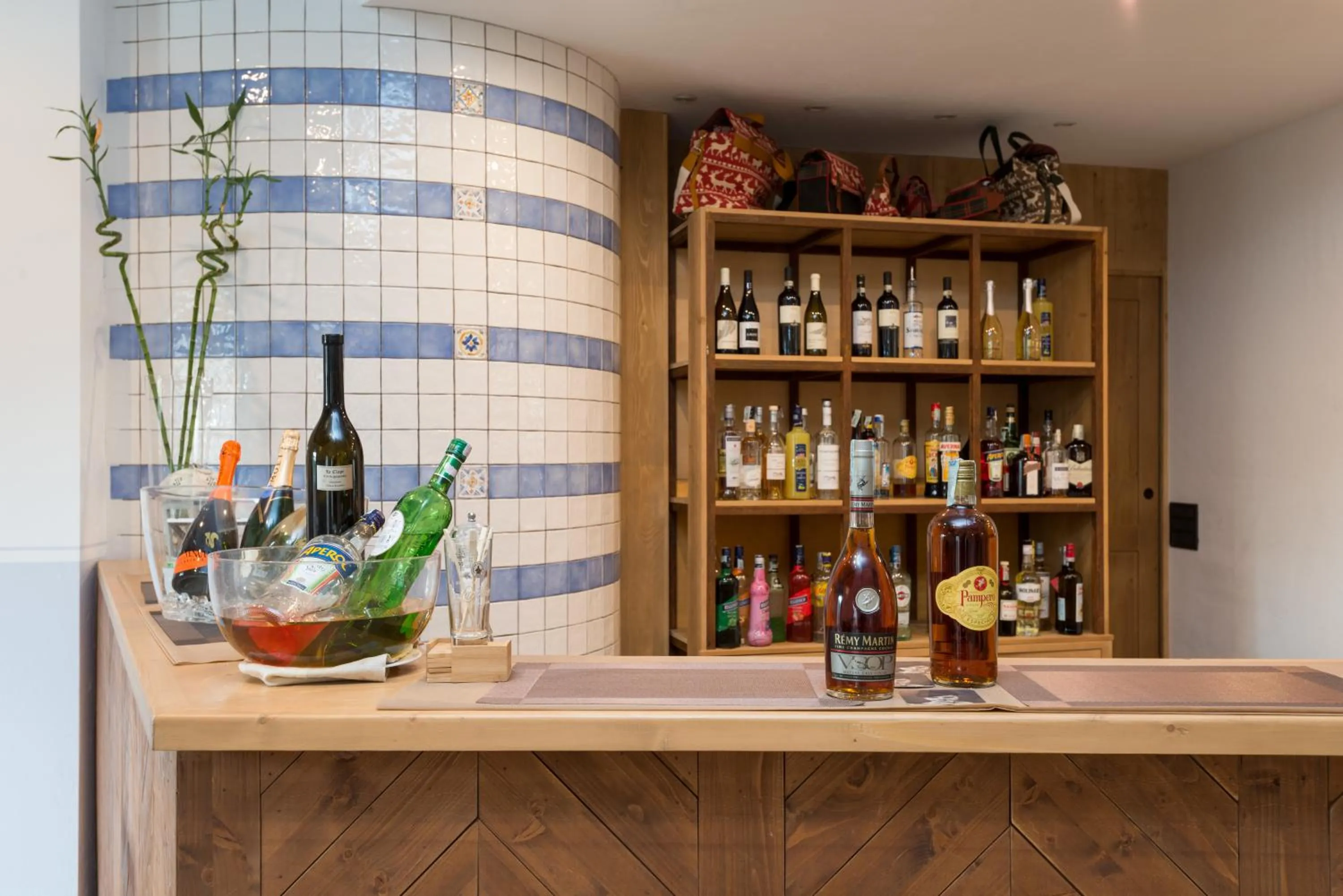 Lounge or bar in Hotel San Carlo, tra Bormio e Livigno