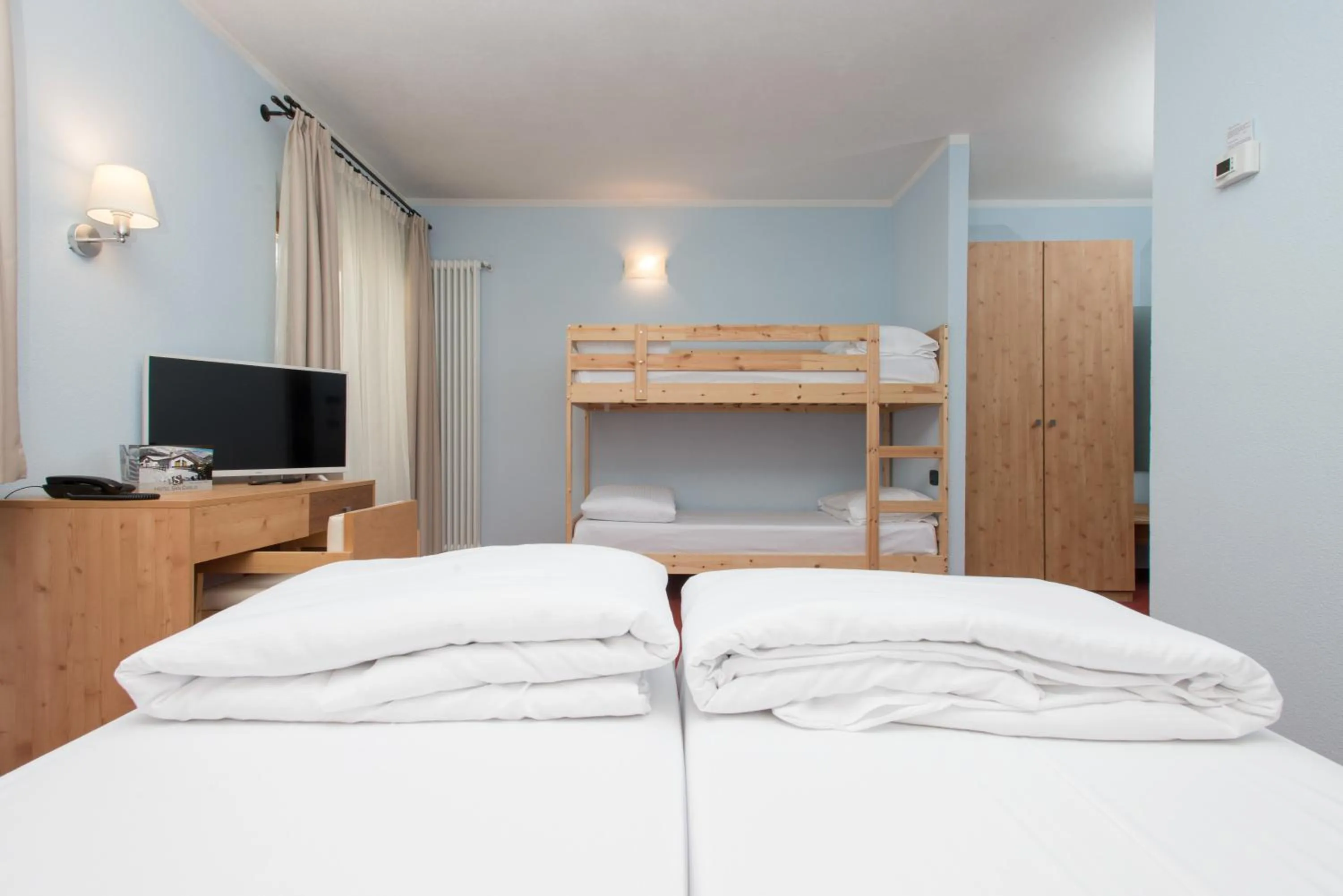 Bedroom, Bed in Hotel San Carlo, tra Bormio e Livigno