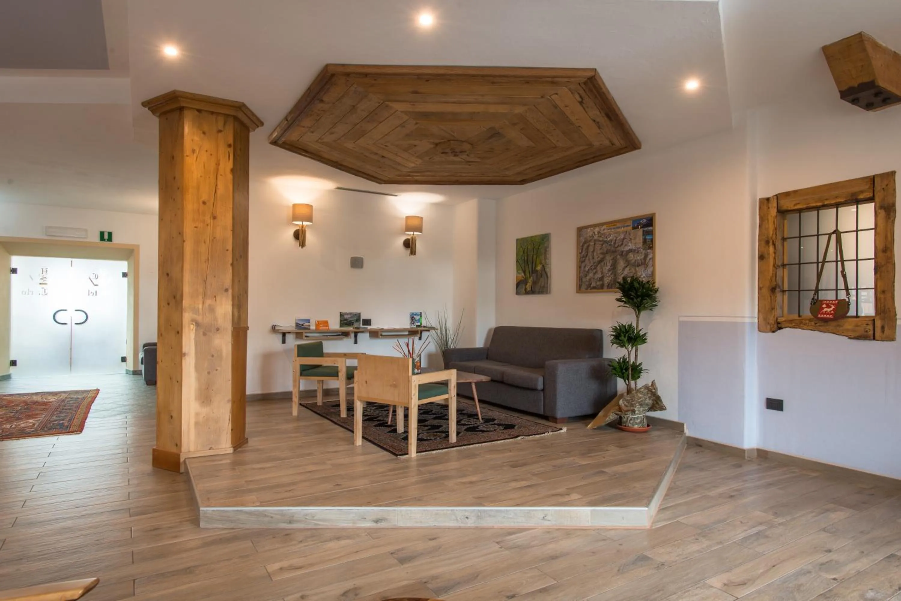 Lounge or bar in Hotel San Carlo, tra Bormio e Livigno